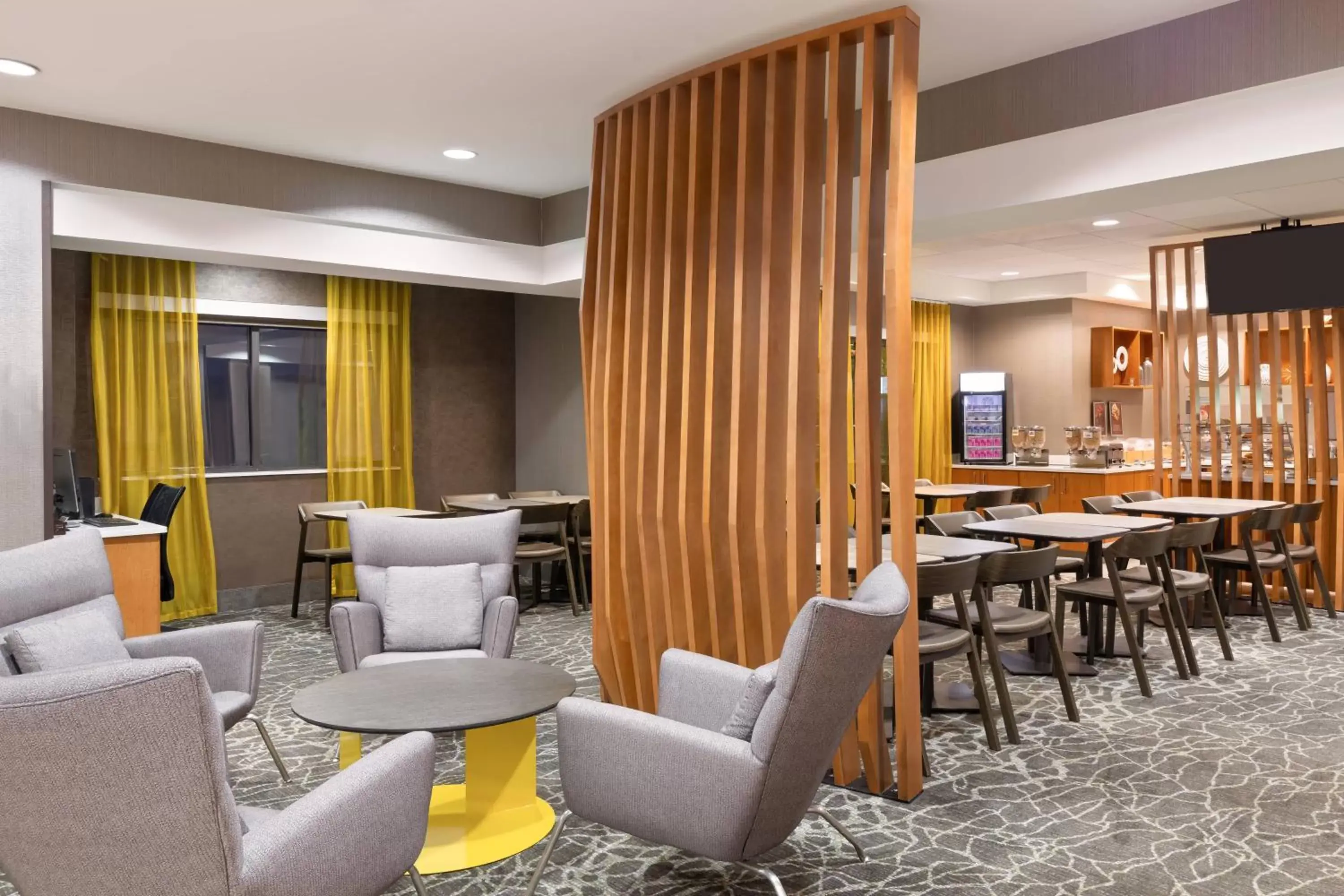 Lobby or reception, Lounge/Bar in SpringHill Suites by Marriott Cleveland Solon