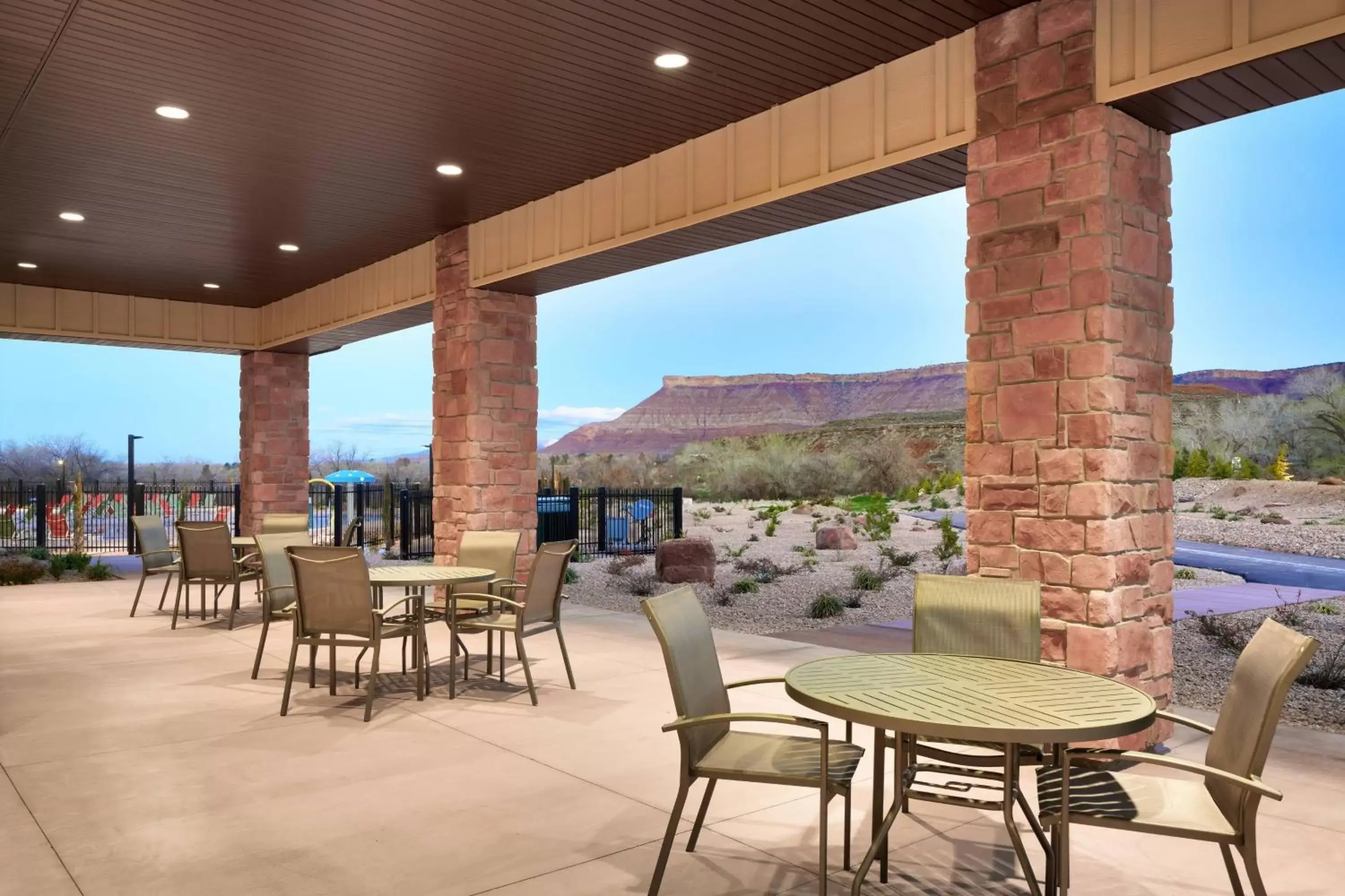 Property building, Restaurant/Places to Eat in Fairfield Inn & Suites by Marriott Virgin Zion National Park