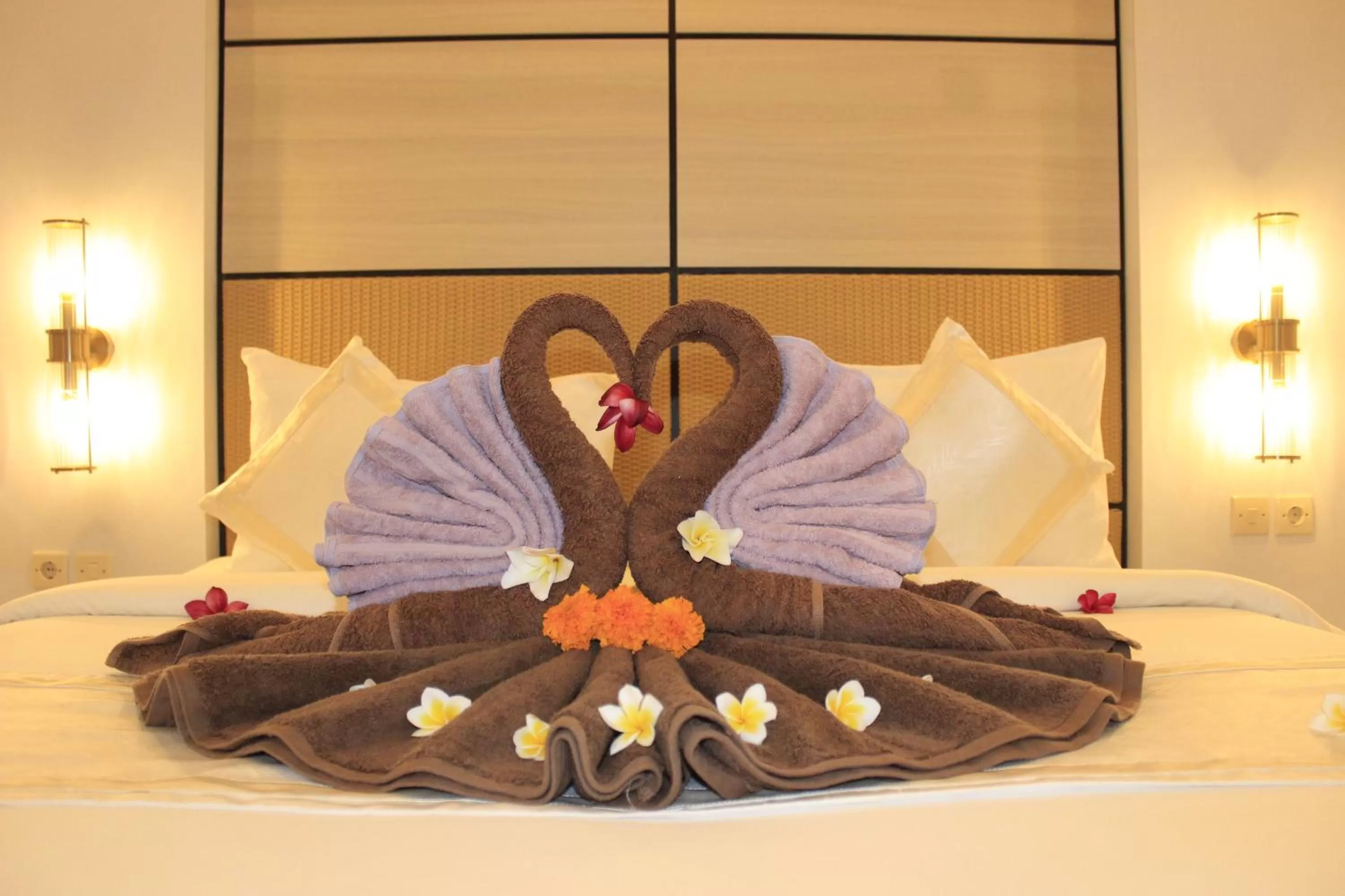 Photo of the whole room, Bed in SUITE OCEAN BLUE