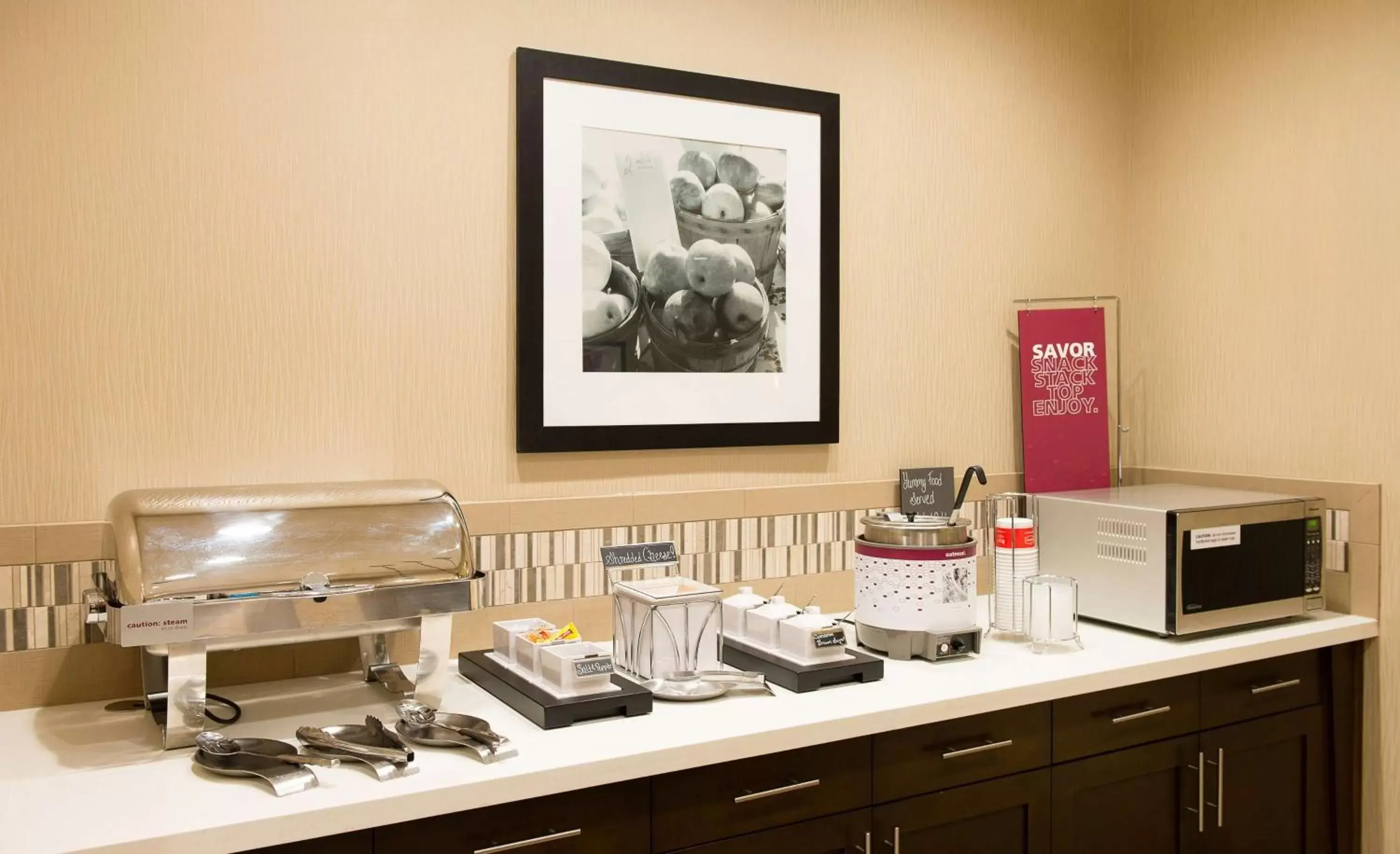 Dining area in Hampton Inn & Suites Orangeburg, SC