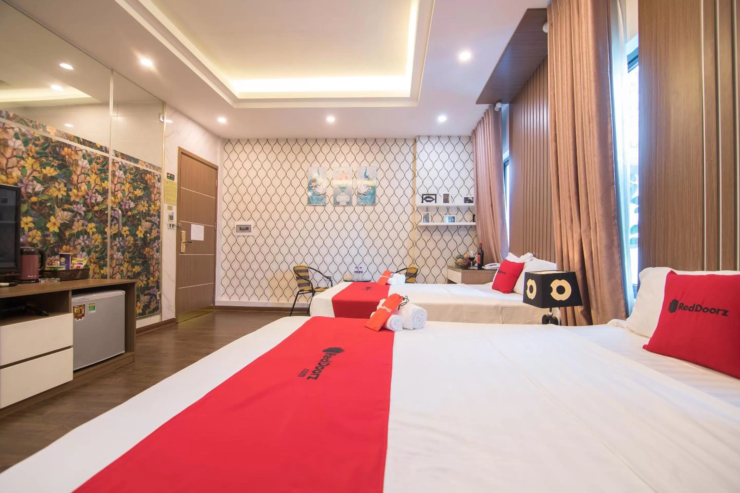 Photo of the whole room, Bed in The Royal Hotel Near West Lake