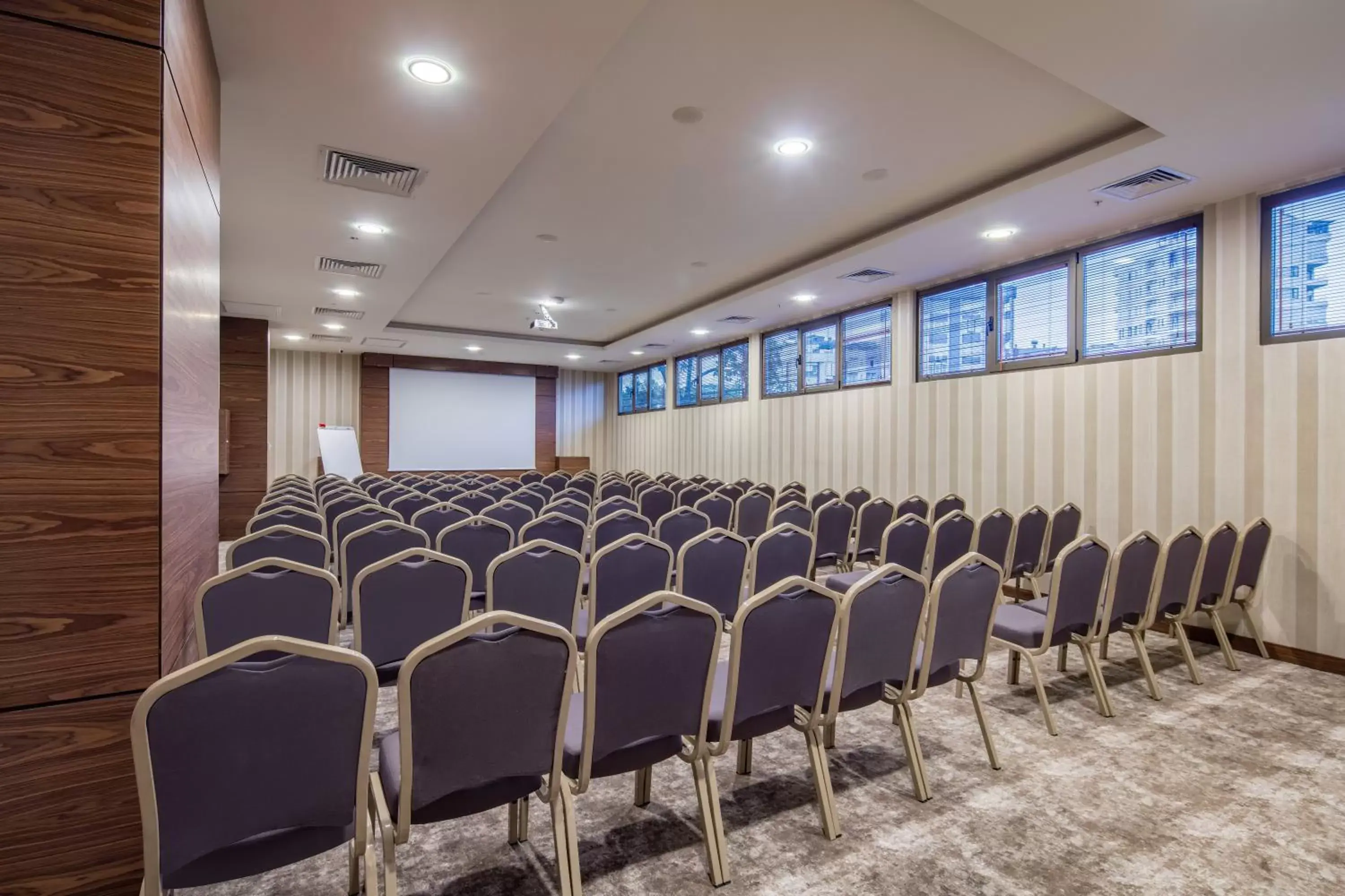 Meeting/conference room in Holiday Inn Antalya - Lara, an IHG Hotel