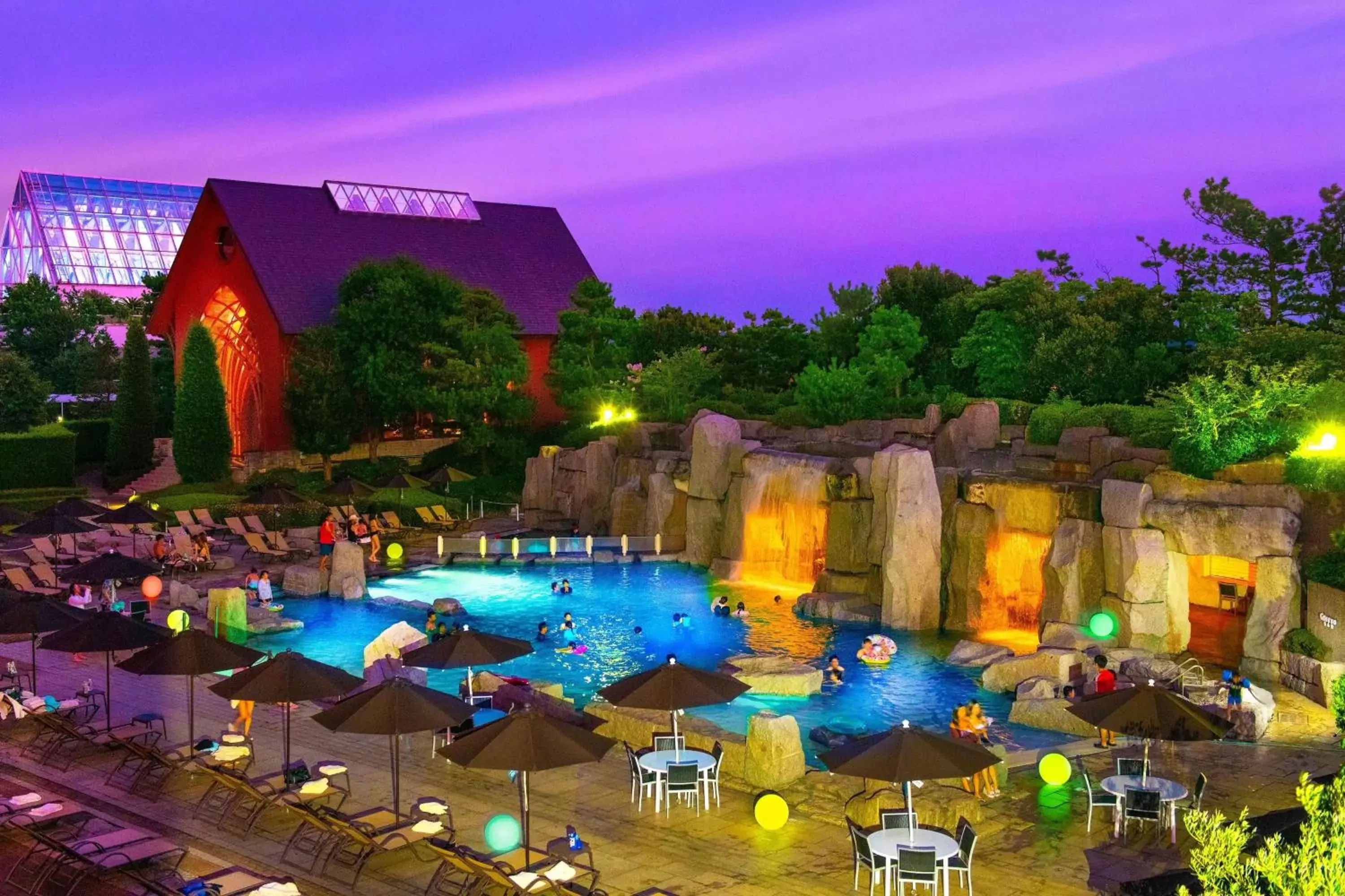 Swimming pool, Pool View in Sheraton Grande Tokyo Bay Hotel