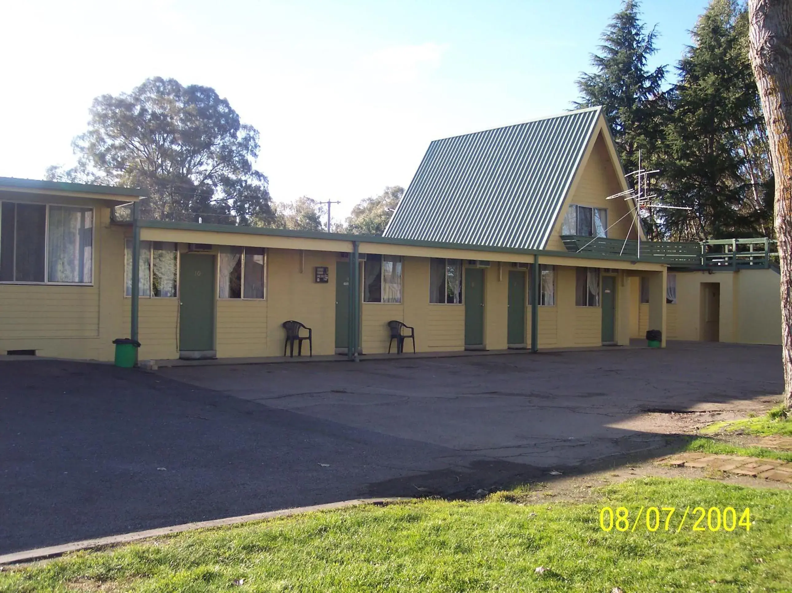 View (from property/room), Garden in Millers Cottage Motel