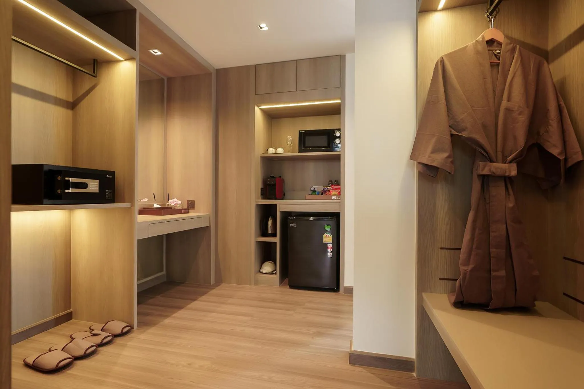 wardrobe in Fifth Pattaya Jomtien By Shiwalai Int