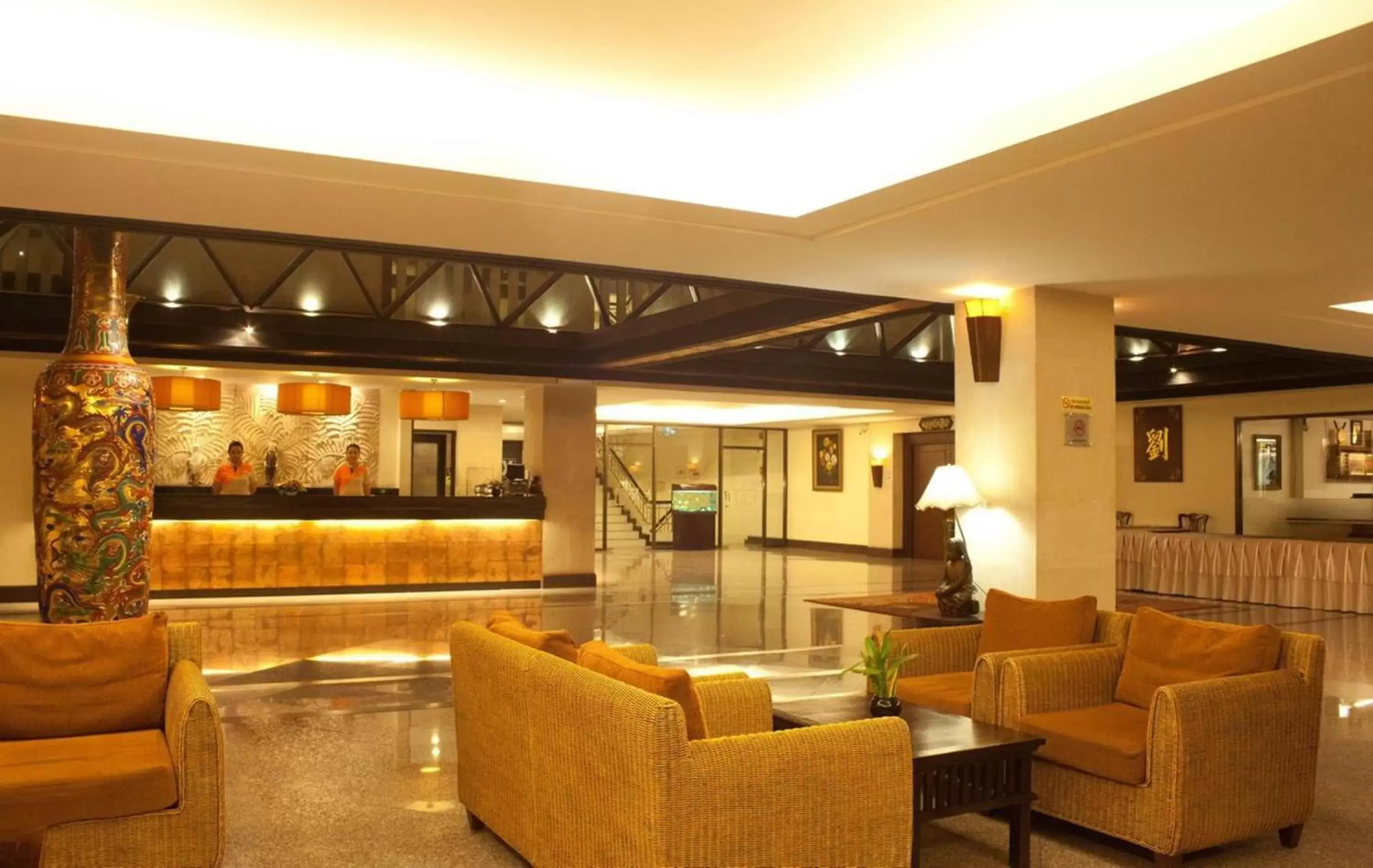 Lobby or reception, Lounge/Bar in Royal Peninsula Hotel Chiangmai
