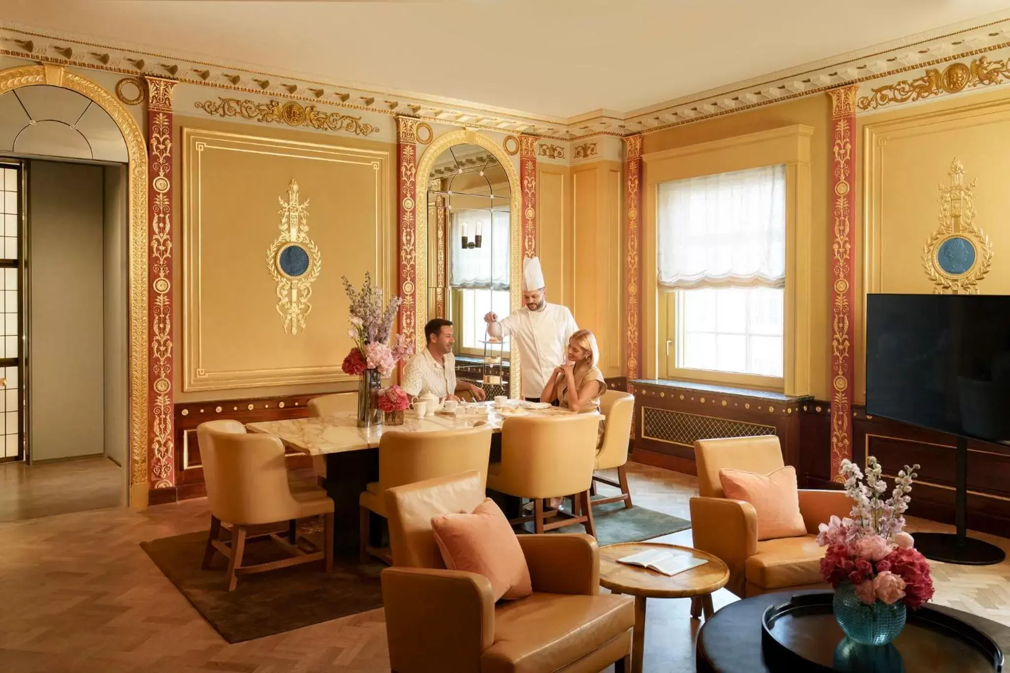 Photo of the whole room, Restaurant/Places to Eat in Hotel Cafe Royal