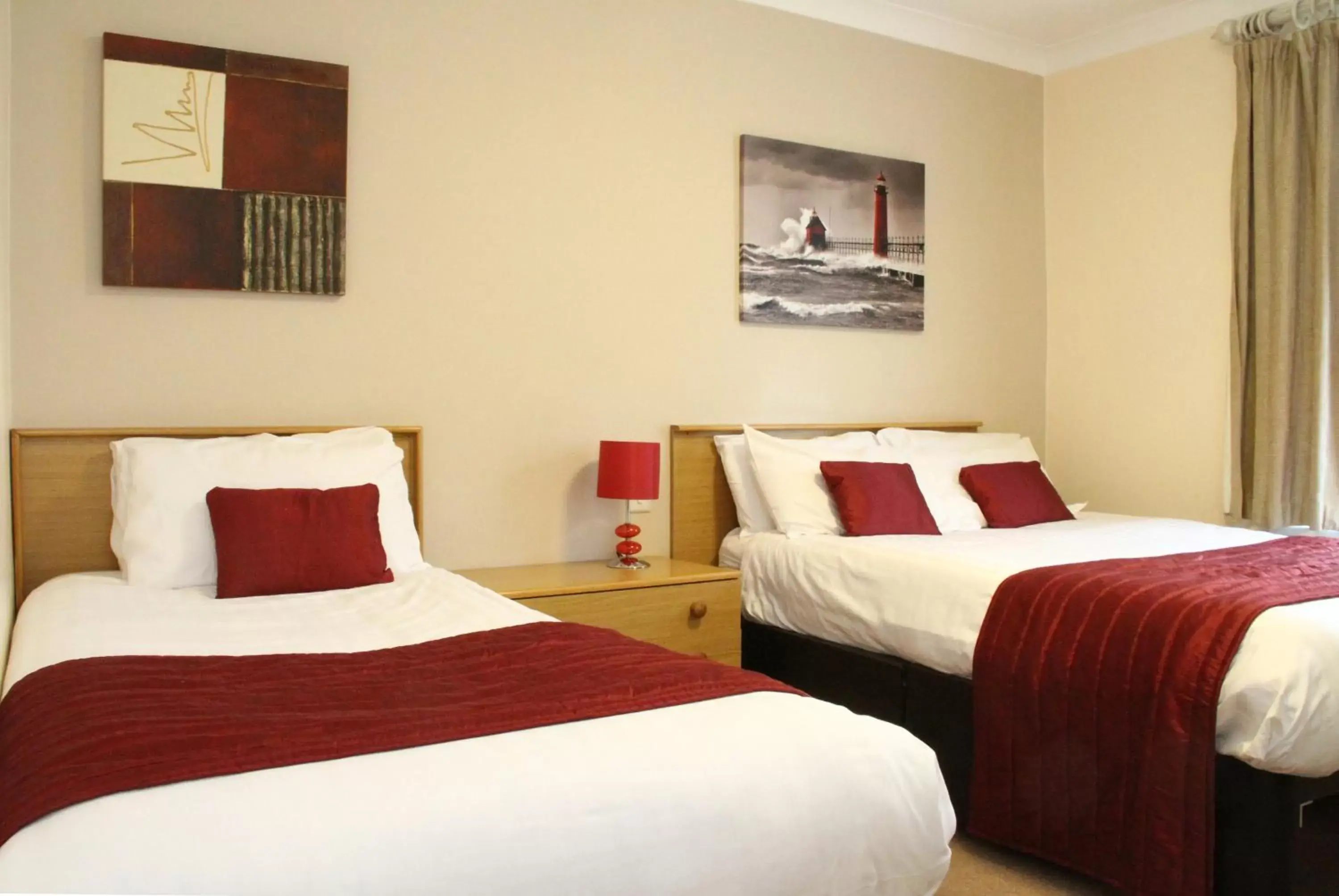 Bed in Exeter Court Hotel