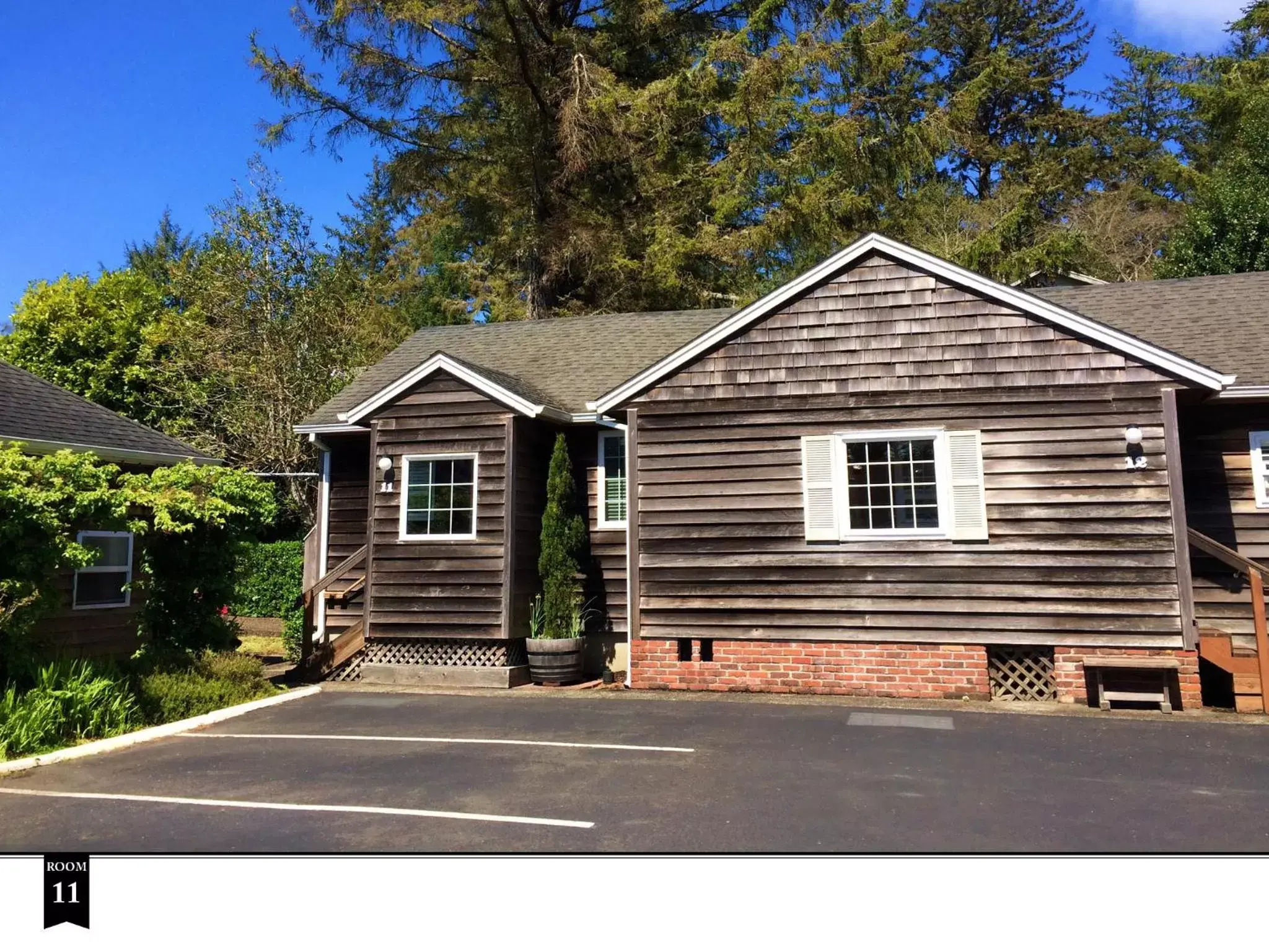 Facade/entrance, Property Building in Ecola Creek Lodge