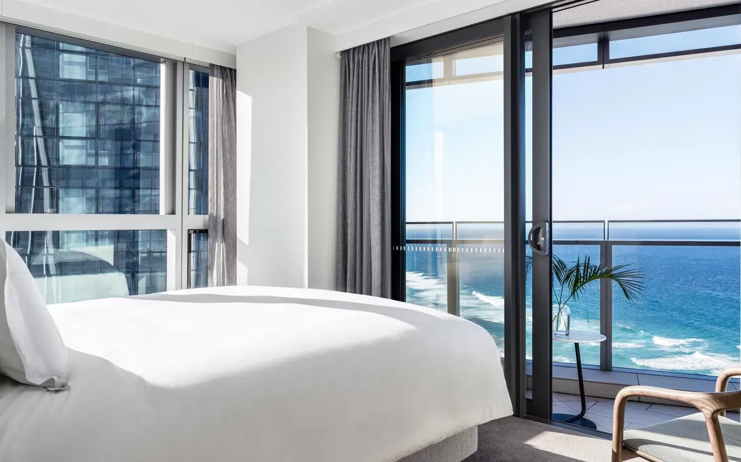 Bed in The Langham, Gold Coast and Jewel Residences