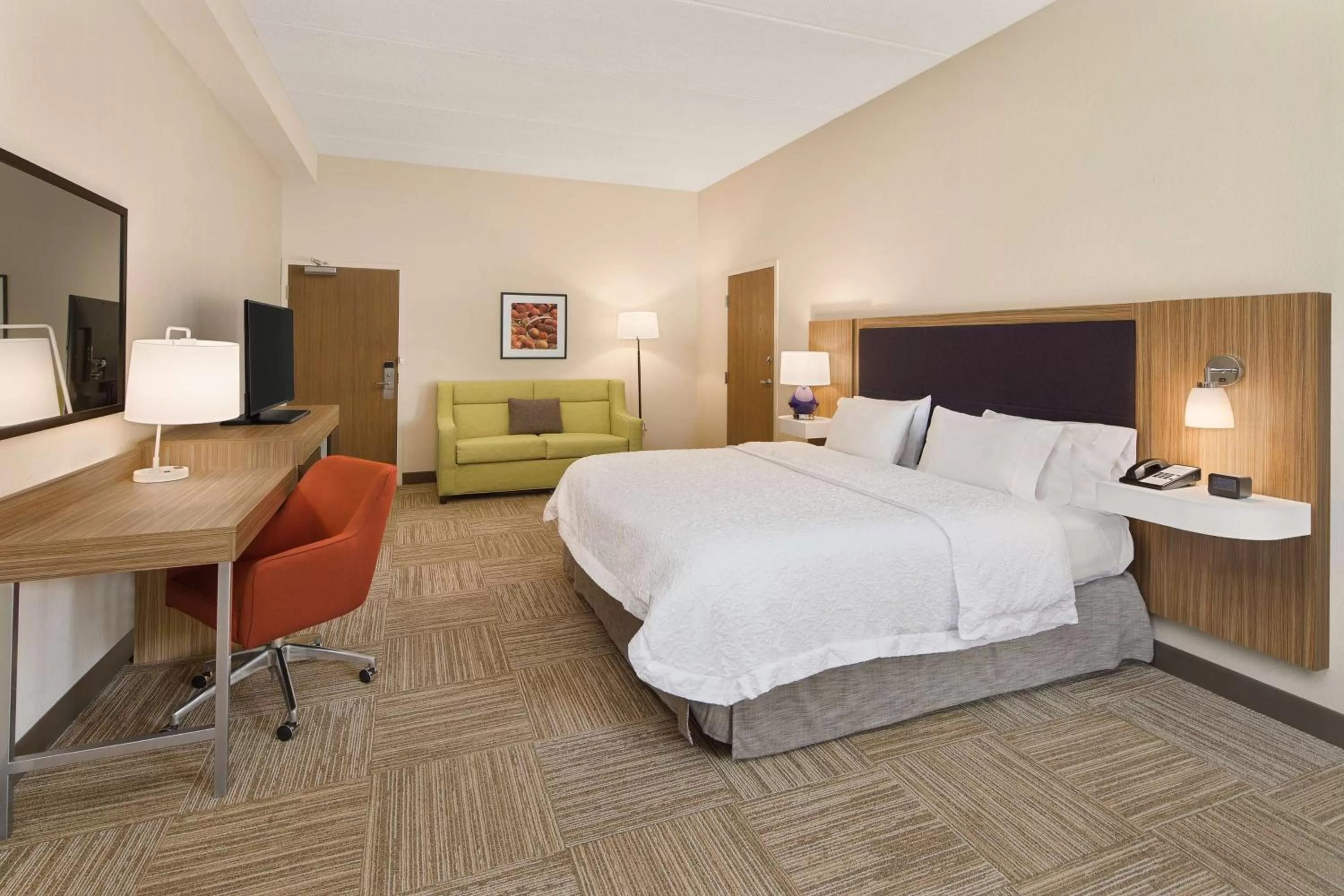 Bedroom, Bed in Hampton Inn Lagrange near Callaway Gardens