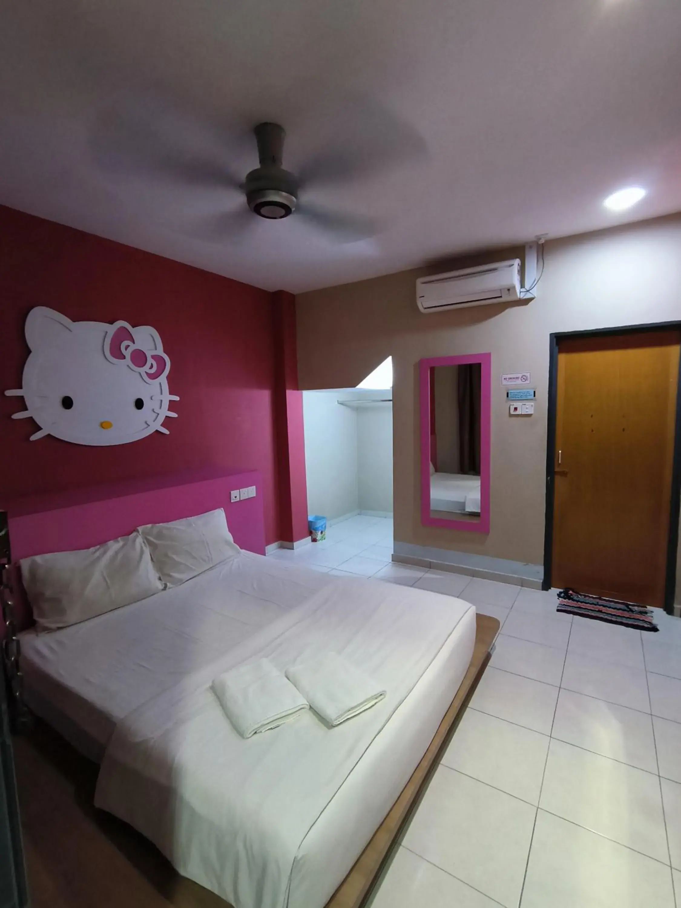 Bed in GOLDEN GUEST HOUSE KUANTAN