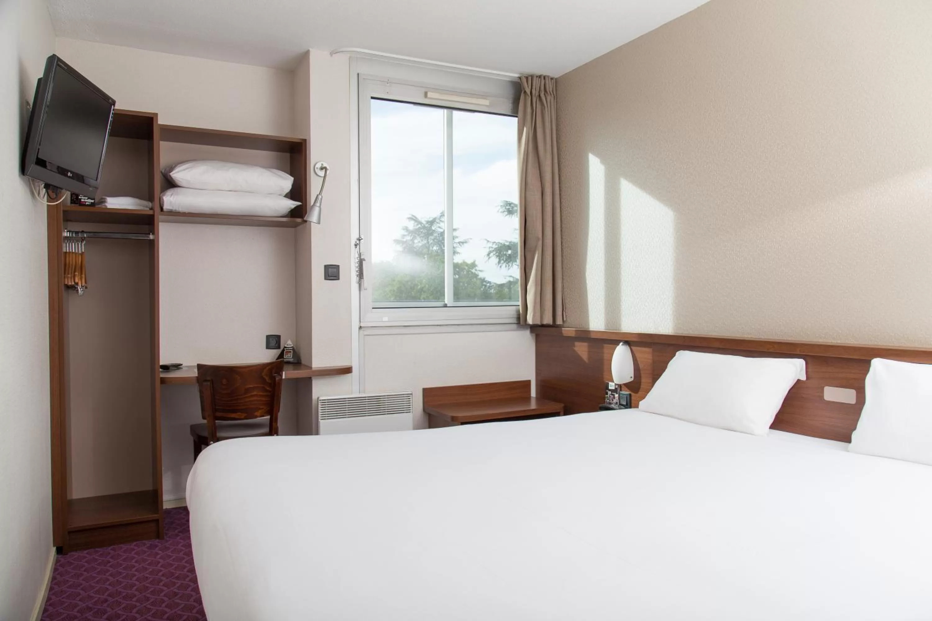 Comfort Double Room in Brit Hotel Toulouse Colomiers – L’Esplanade