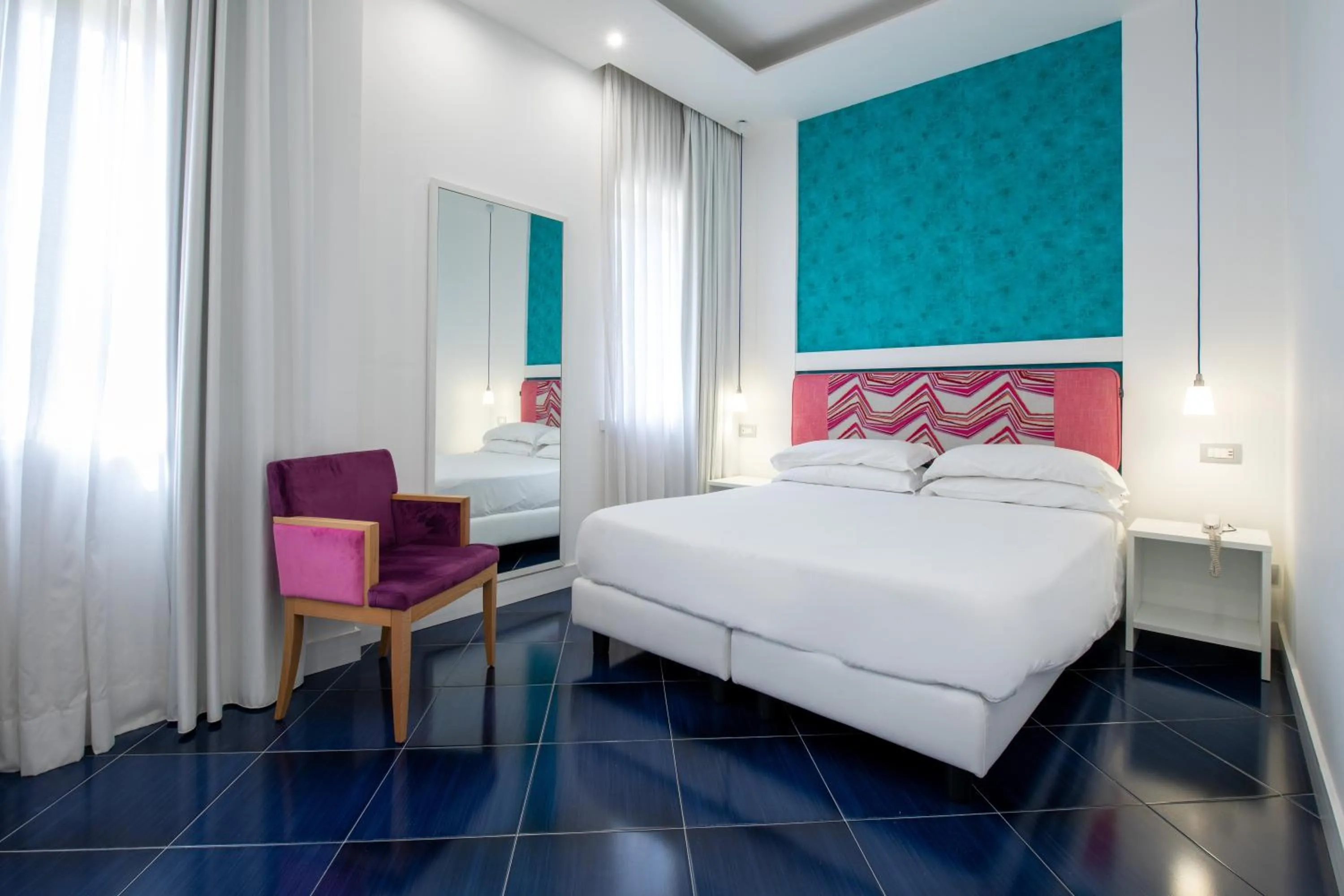 Bedroom, Bed in Hotel Nice