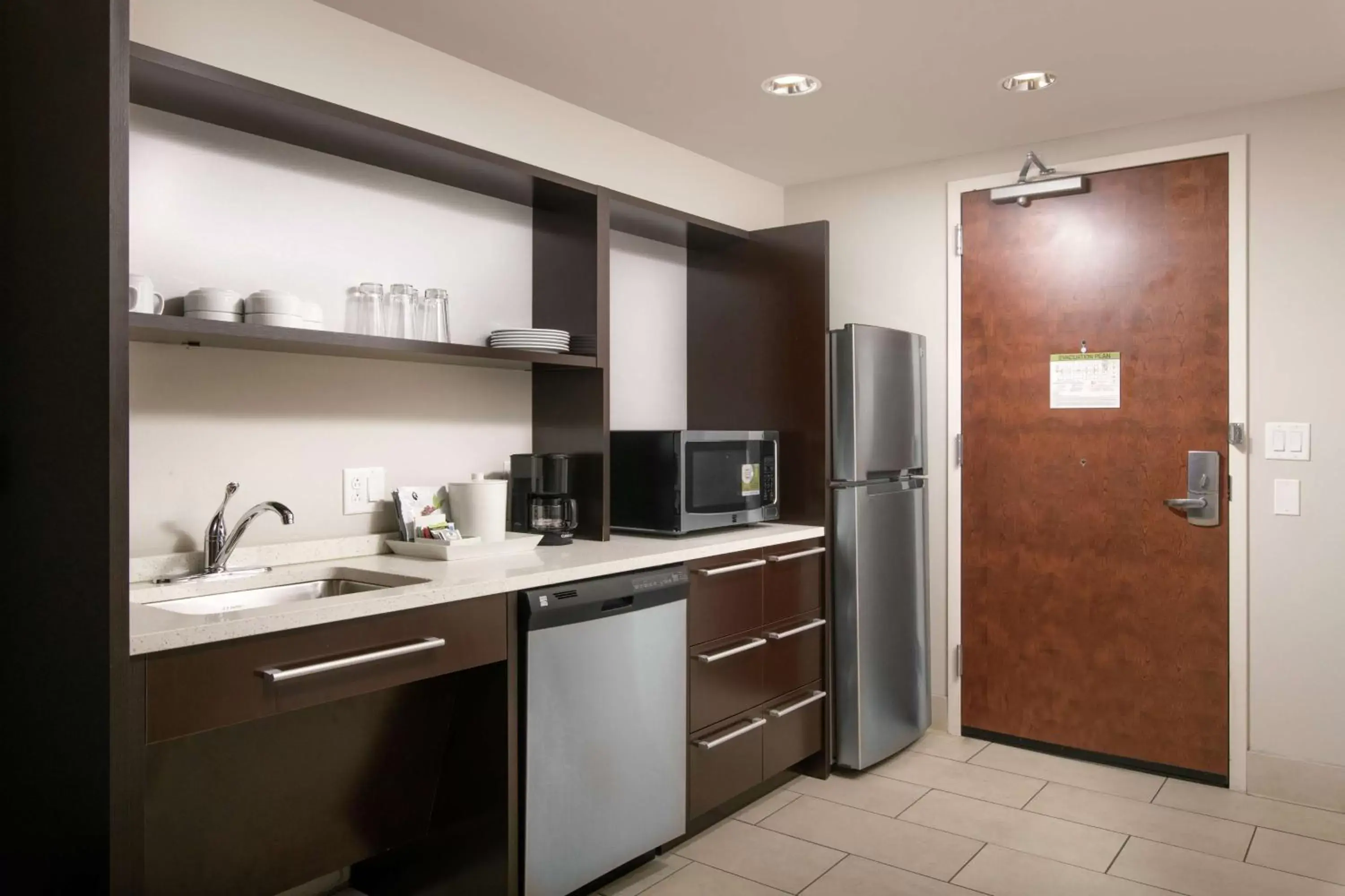 Kitchen or kitchenette, Kitchen/Kitchenette in Home2 Suites by Hilton Nashville Franklin Cool Springs