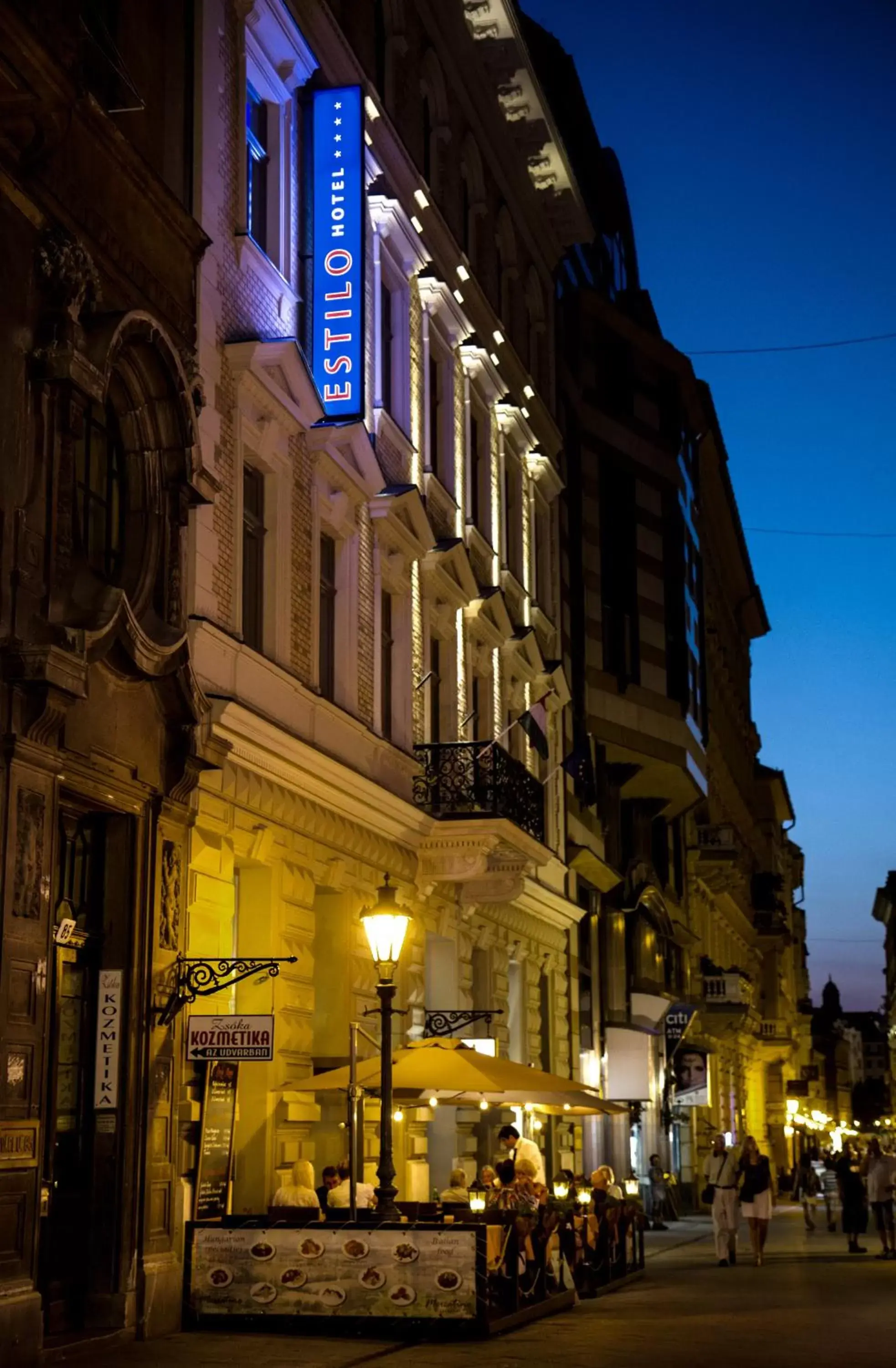 Facade/entrance, Neighborhood in Estilo Fashion Hotel Budapest