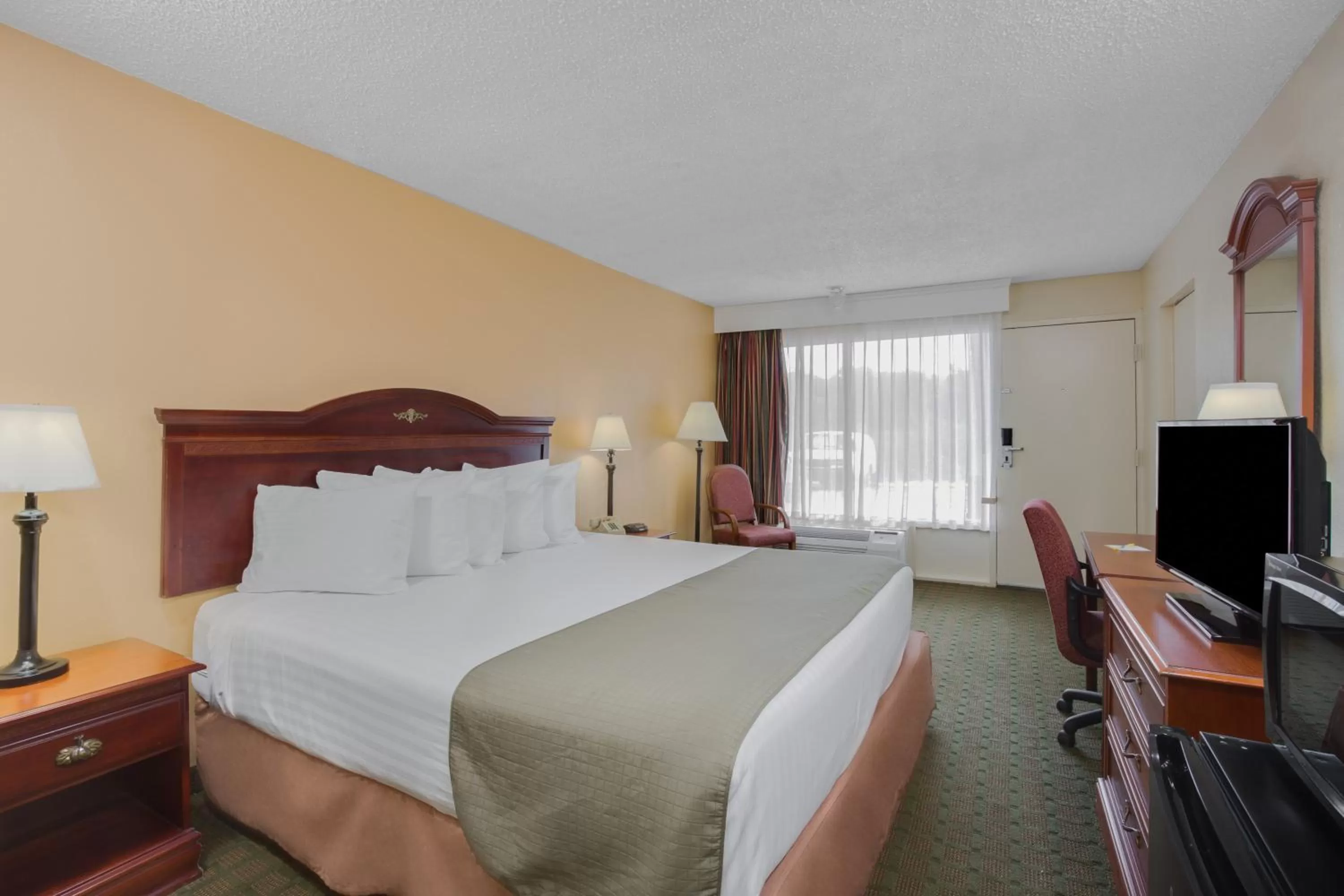 Bed in Days Inn by Wyndham Asheville West