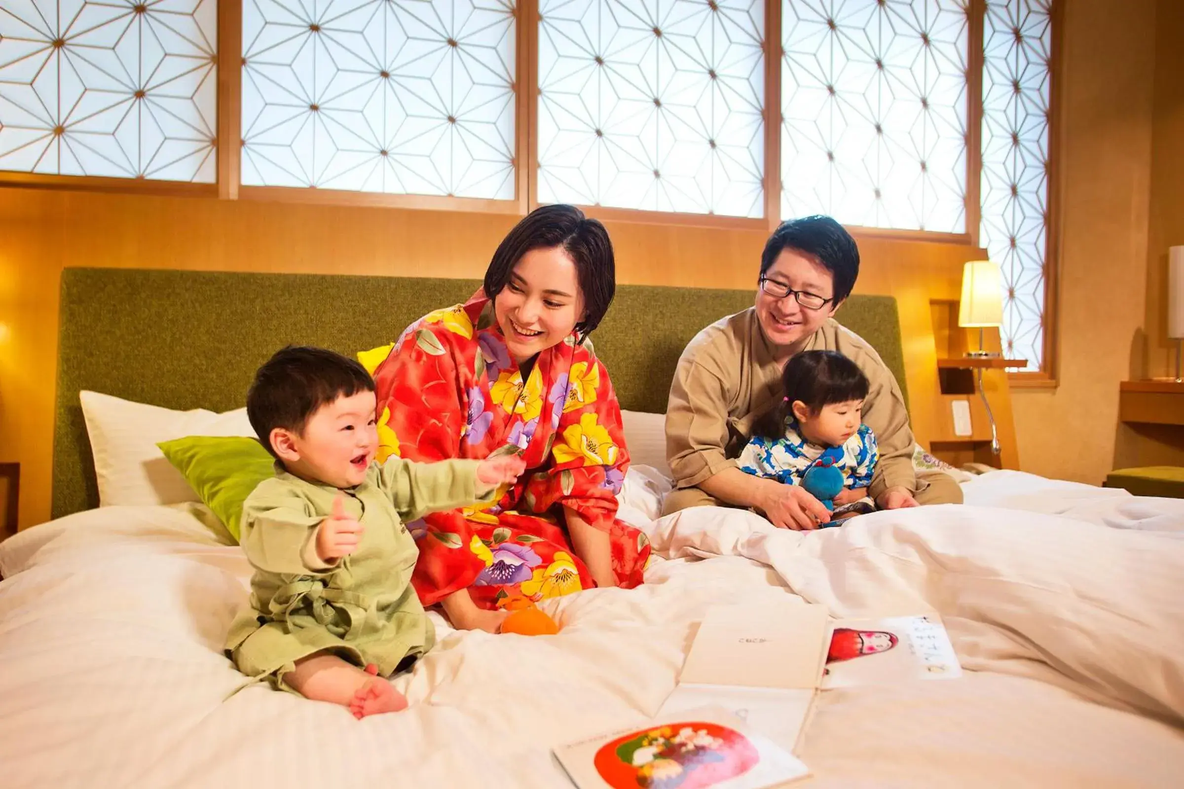 Other, Family in Honjin Hiranoya Kachoan