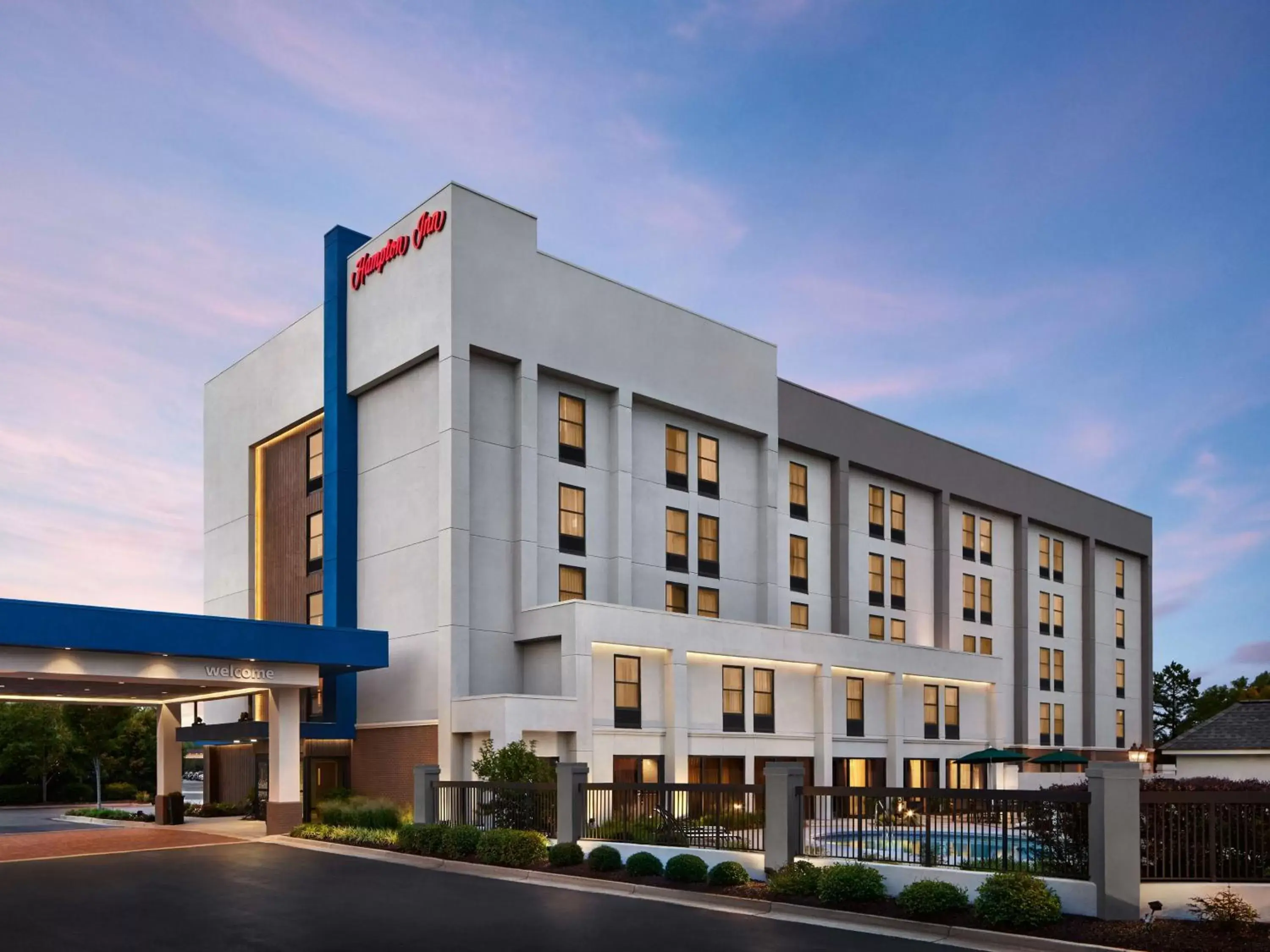 Property Building in Hampton Inn Charlotte/Matthews