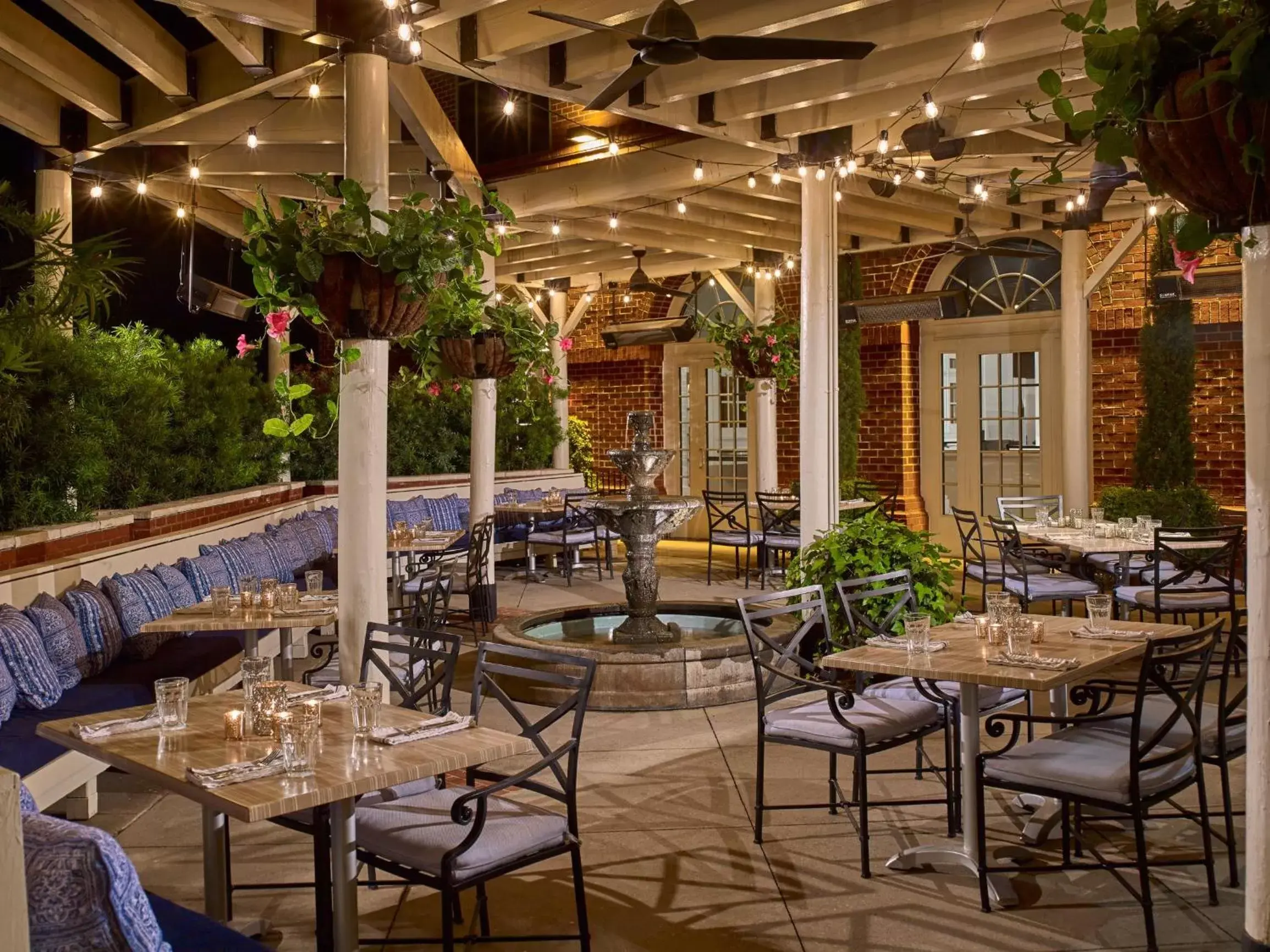 Patio, Restaurant/Places to Eat in The Hotel at Auburn University