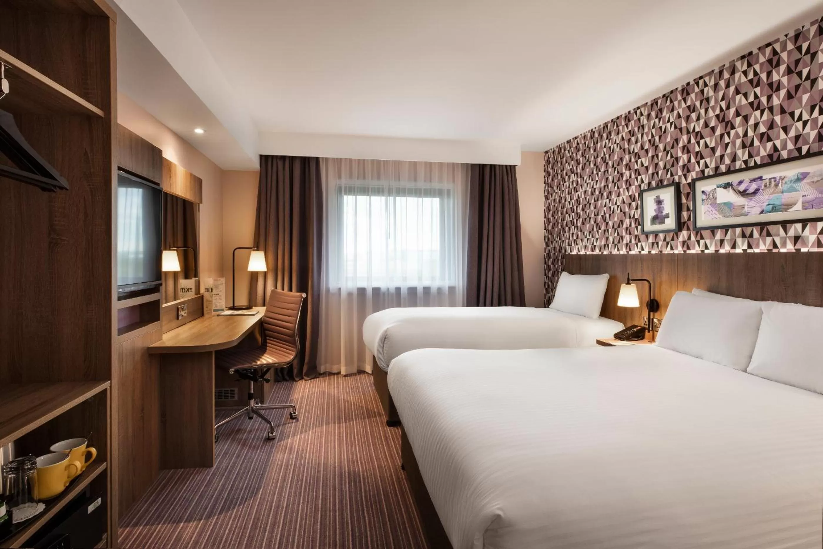 Bedroom, Bed in Leonardo London Heathrow Airport