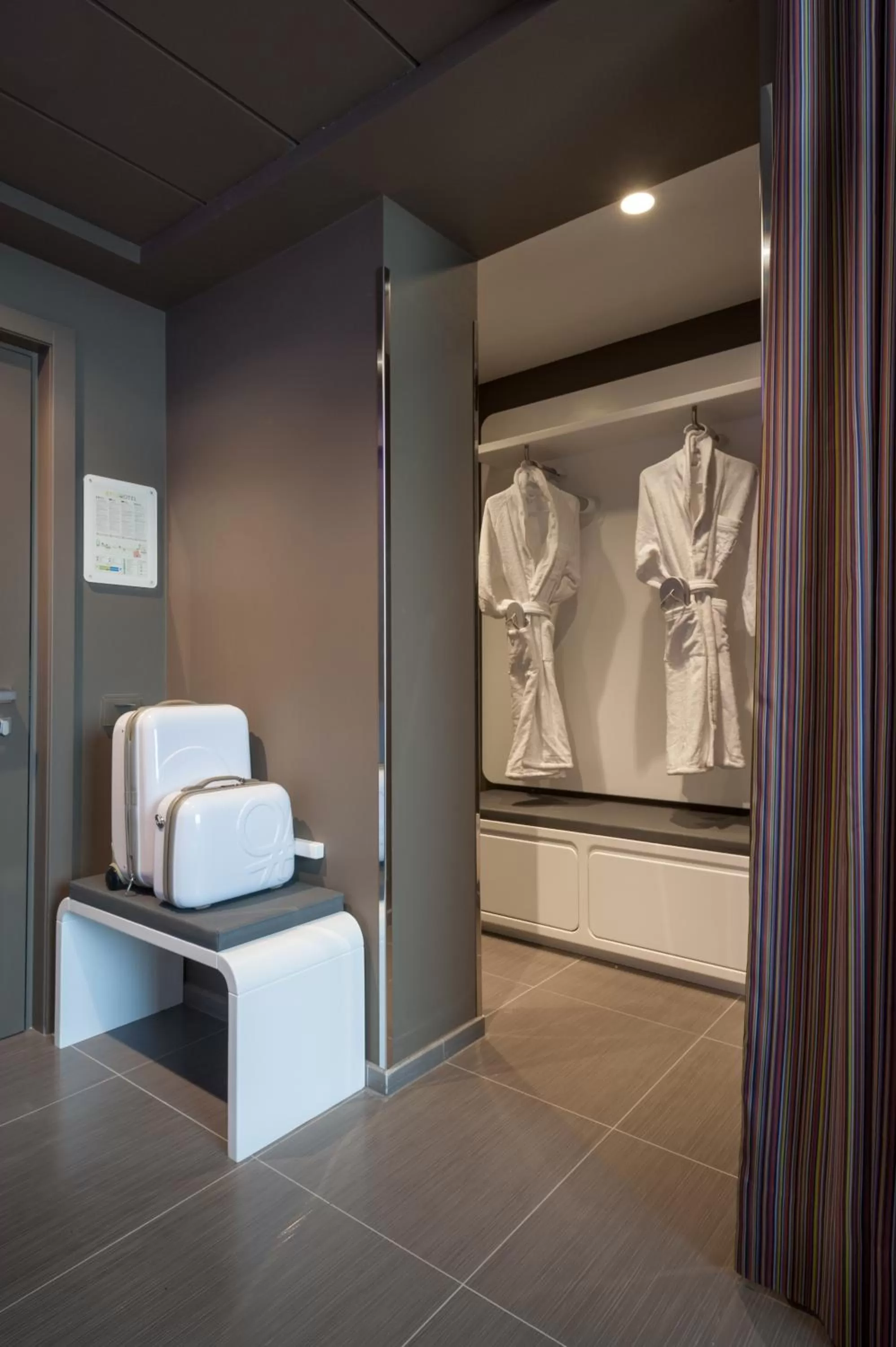 Decorative detail in 8Piuhotel