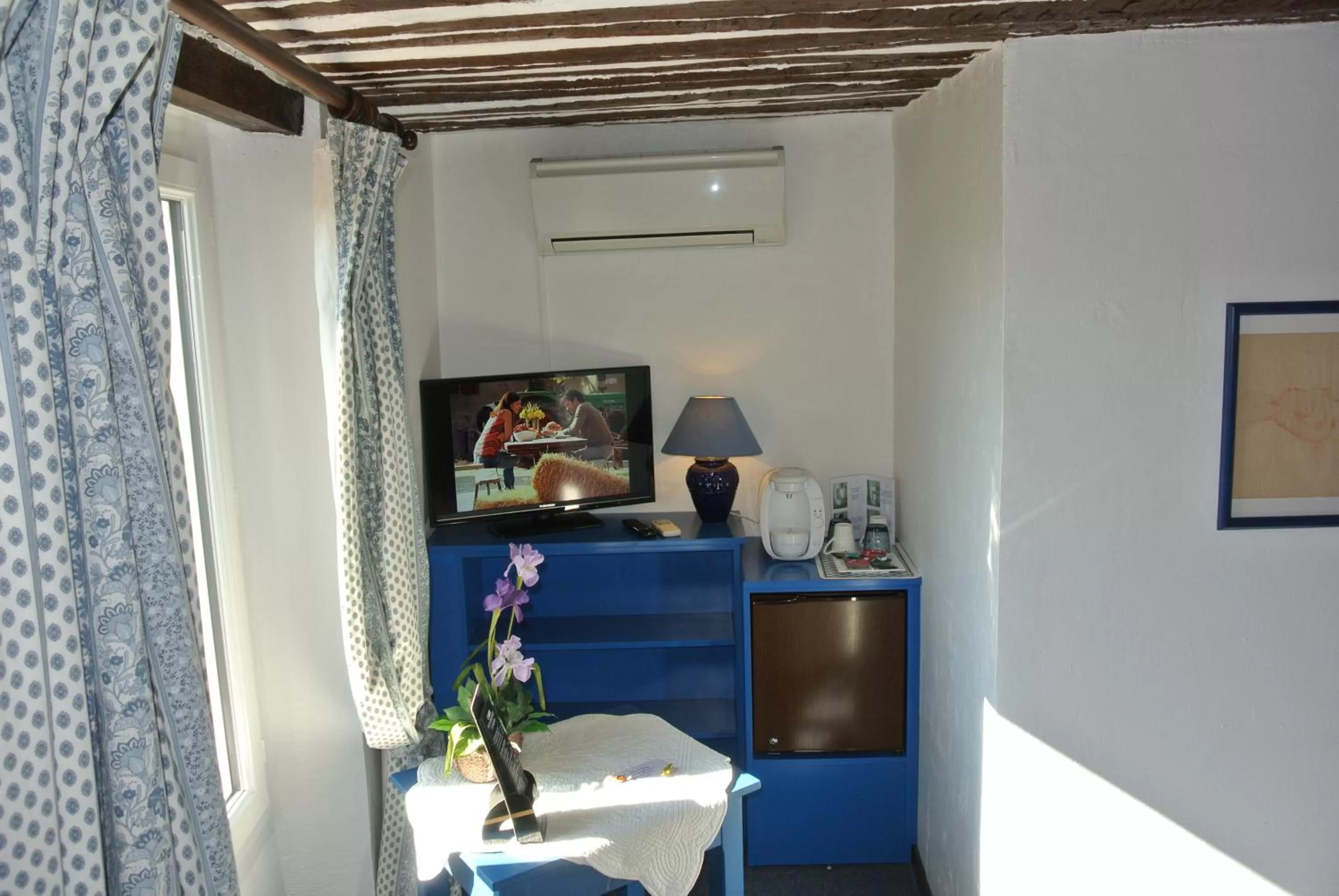 TV and multimedia in La Vieille Bastide