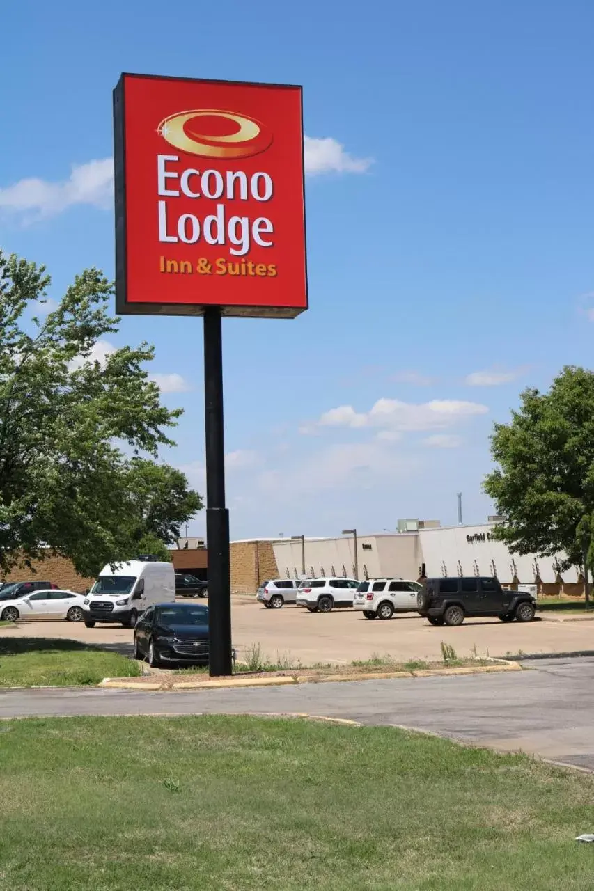 Property logo or sign in Econo Lodge Inn & Suites