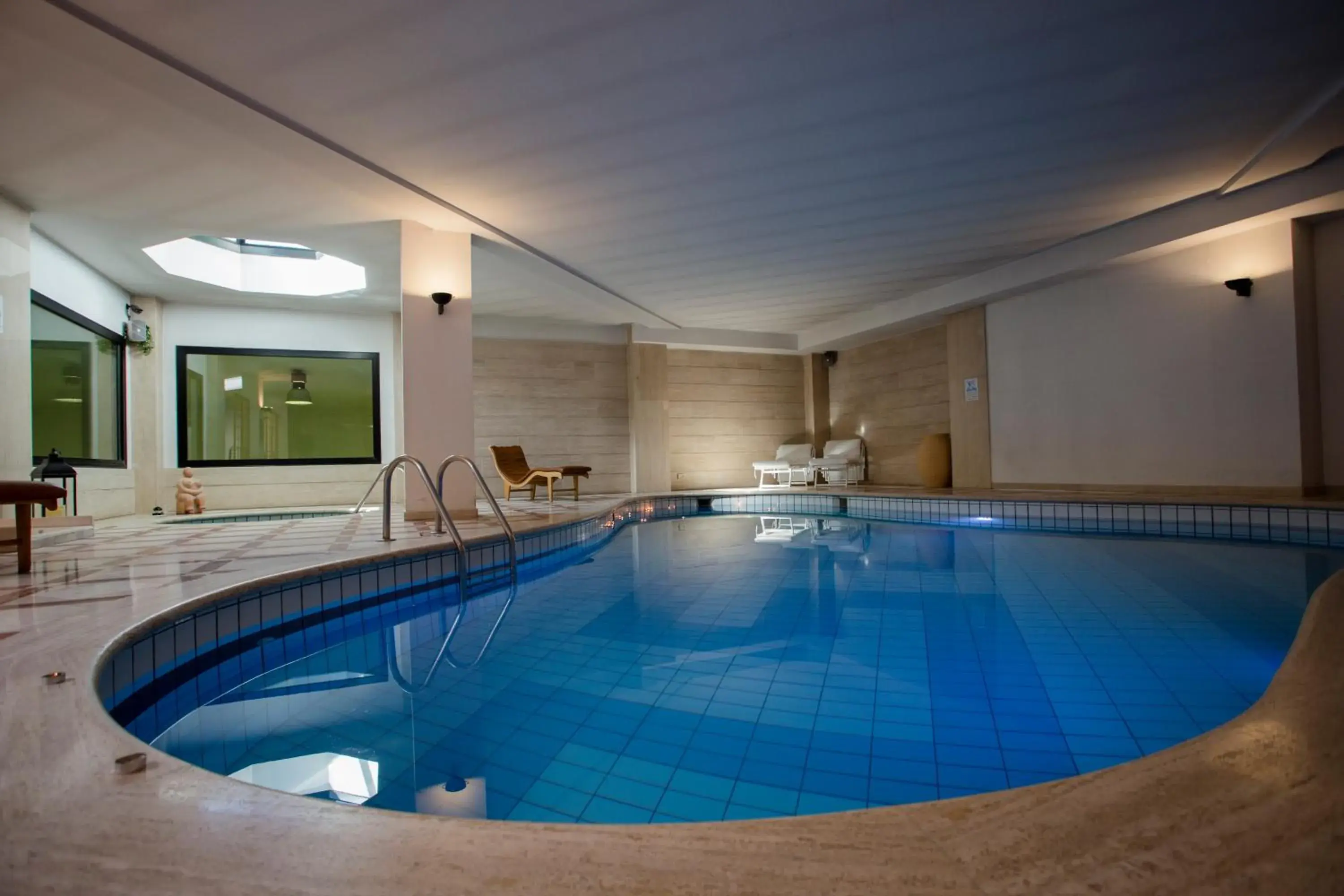 Swimming Pool in Hostellerie Du Cheval Blanc