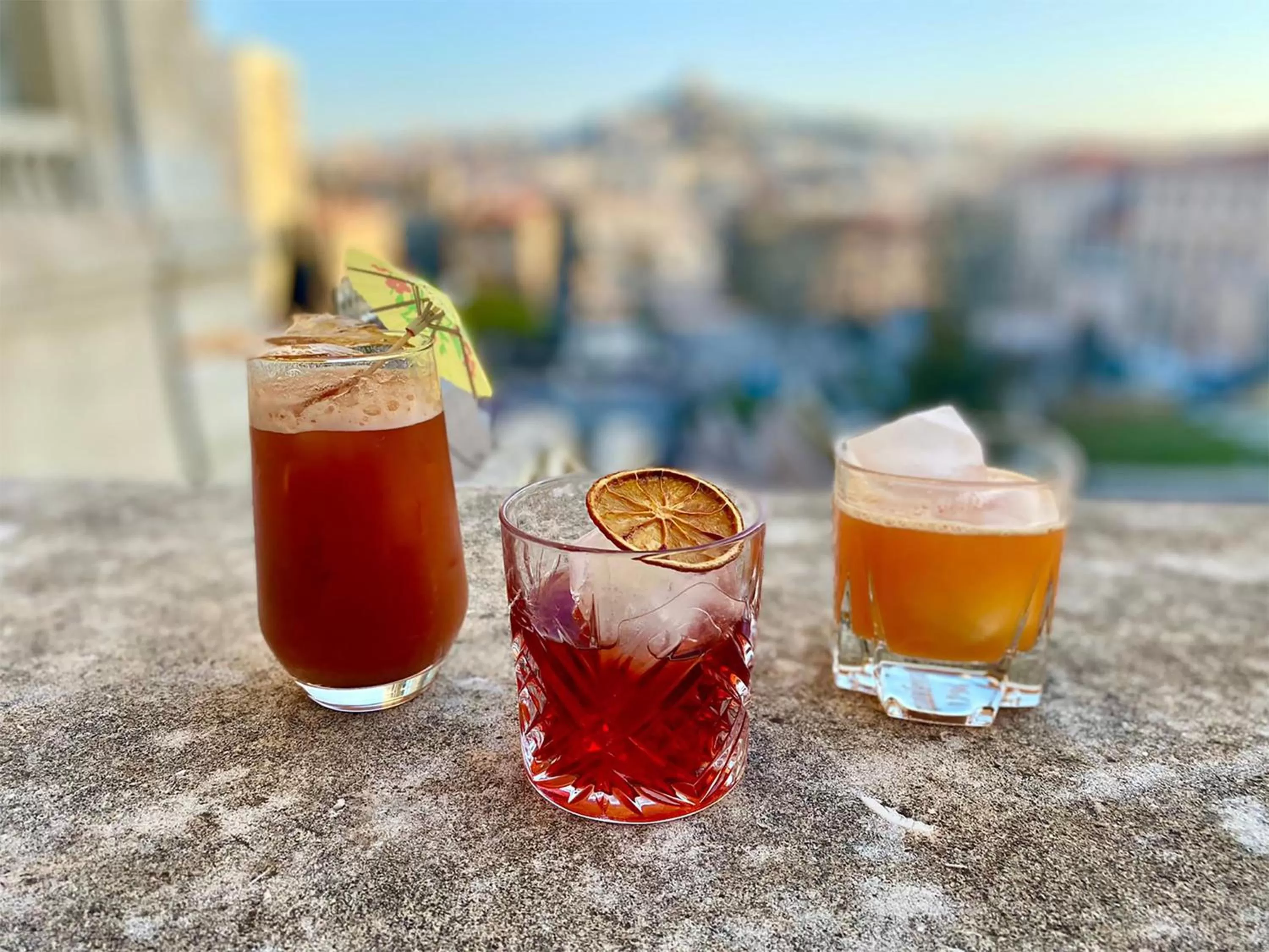 Lounge or bar in InterContinental Marseille - Hotel Dieu by IHG