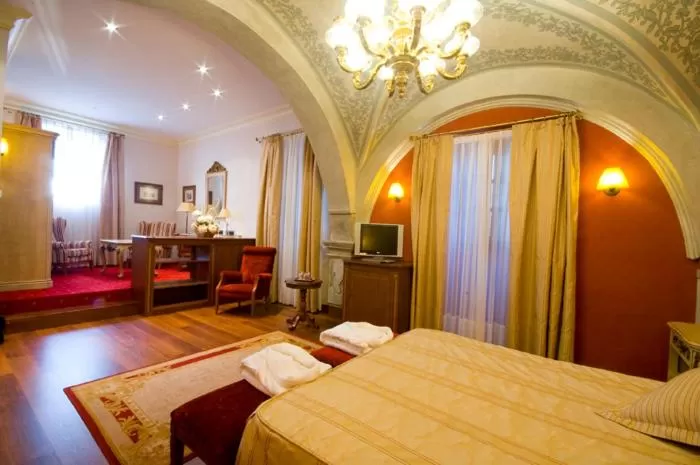 Photo of the whole room, Bed in Hotel Palacio de la Magdalena