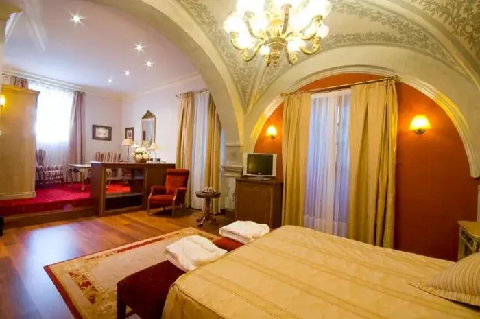 Photo of the whole room, Bed in Hotel Palacio de la Magdalena