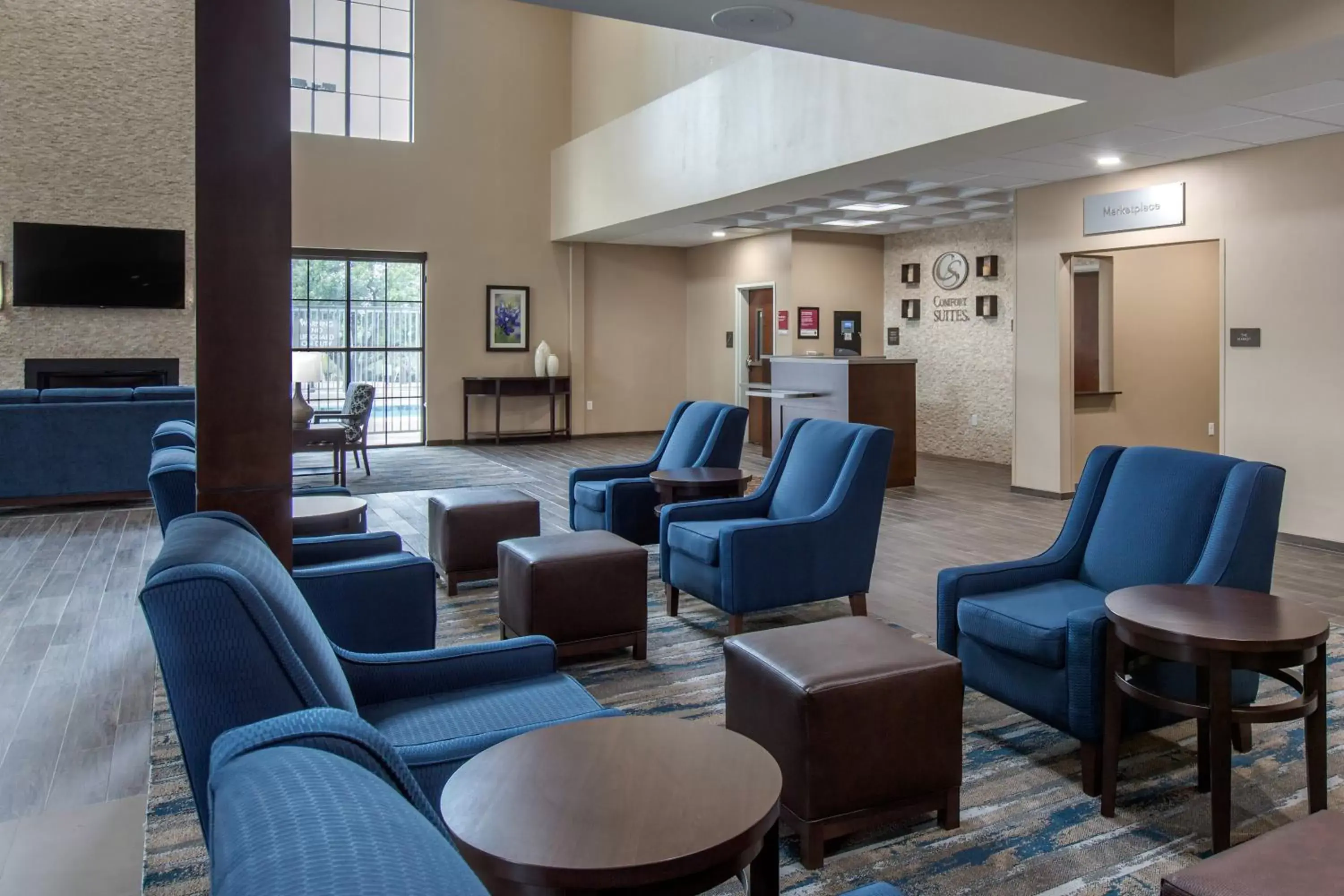 Lobby or reception in Comfort Suites - South Austin Lobby or reception in Comfort Suites - South Austin