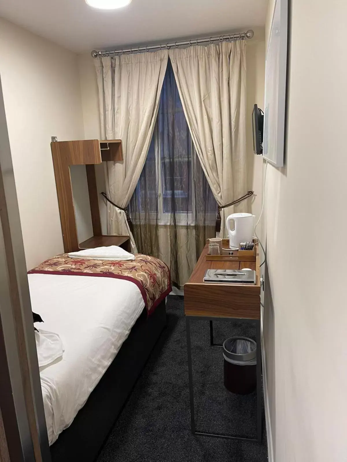 Standard Single Room - single occupancy in Gainsborough Hotel
