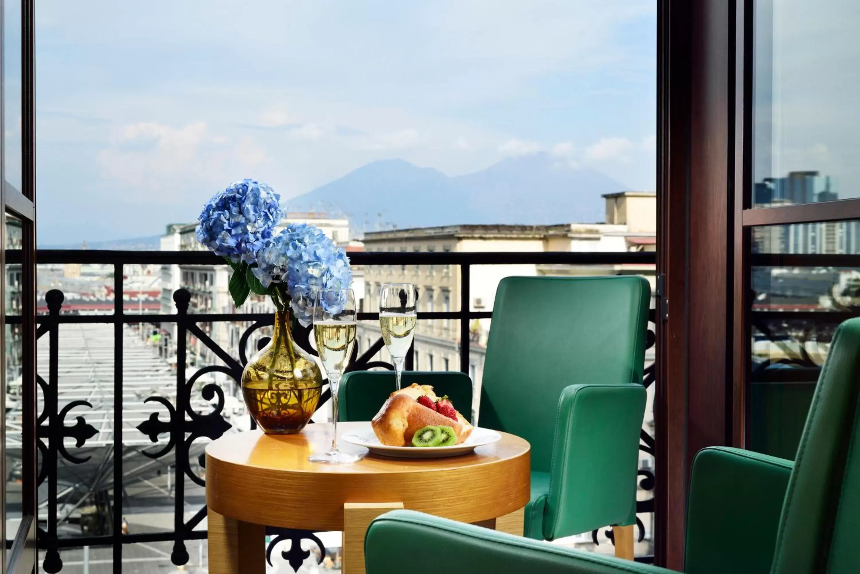 Balcony/Terrace in UNAHOTELS Napoli
