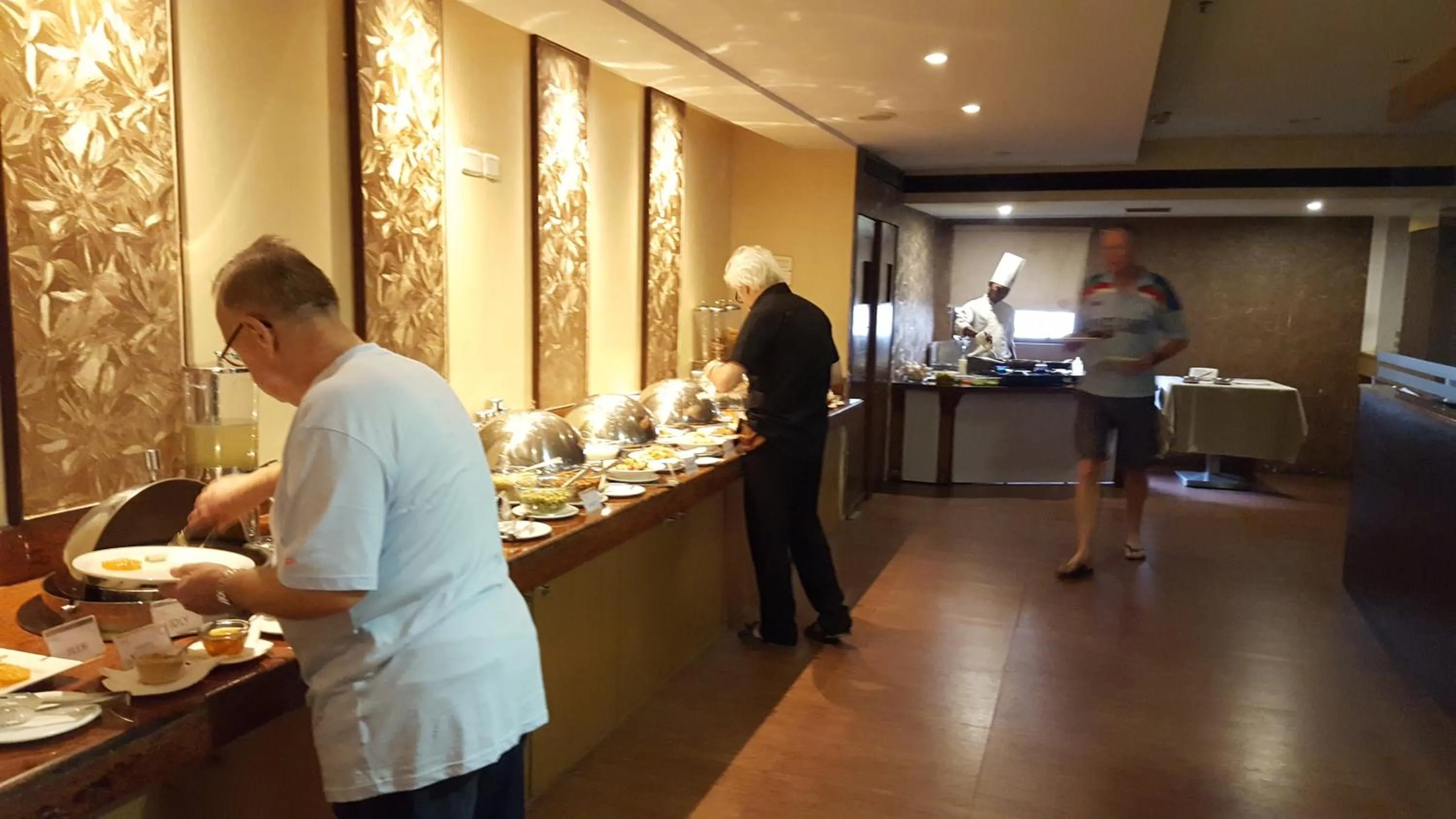 Continental breakfast in Hotel Winsar Park