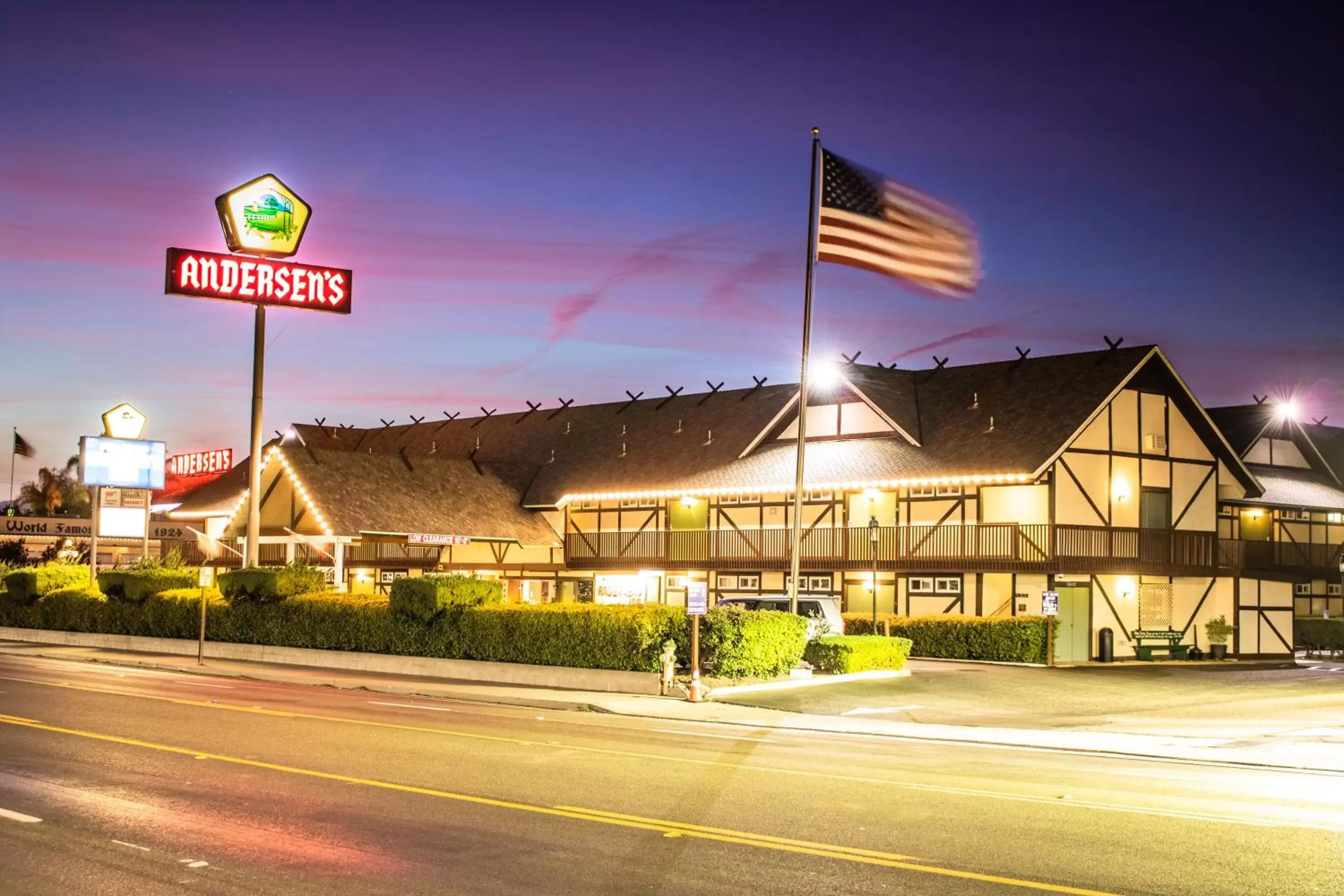 Facade/entrance in Pea Soup Andersen's Inn