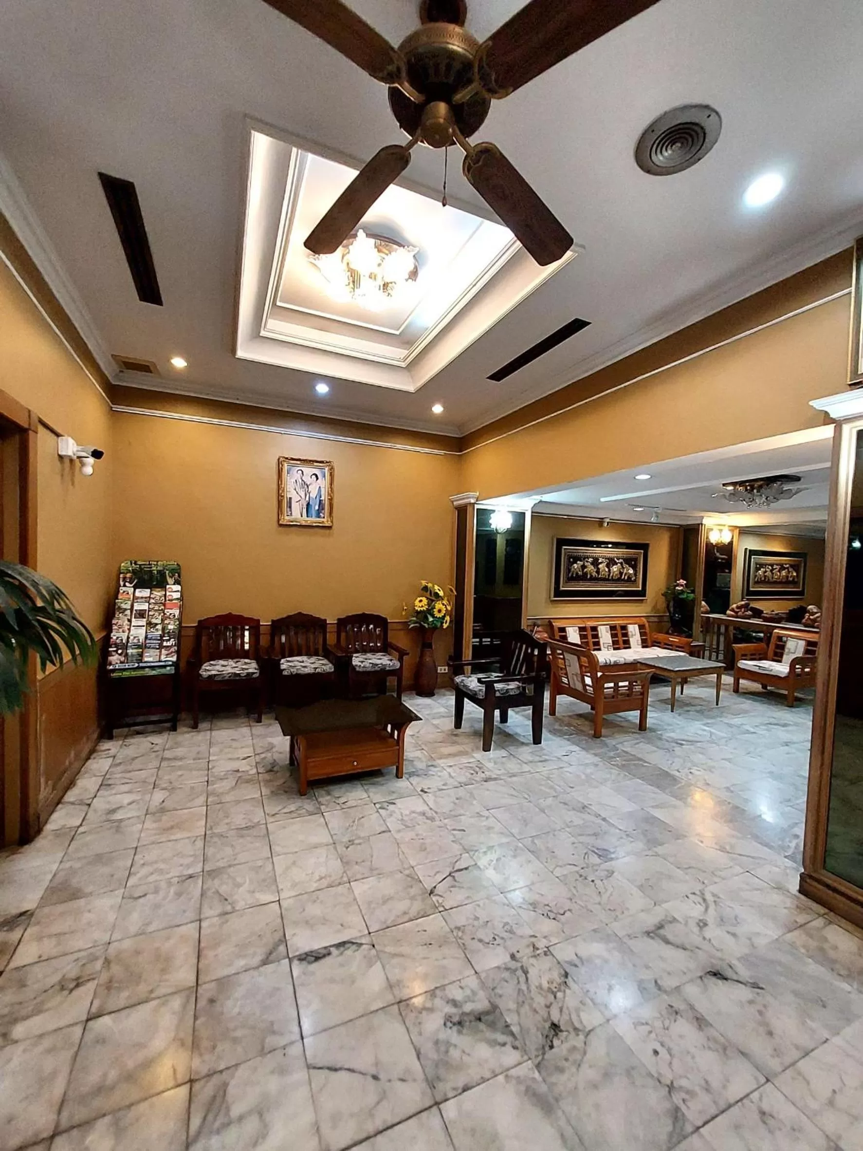 Seating area in Traveller Inn Hotel