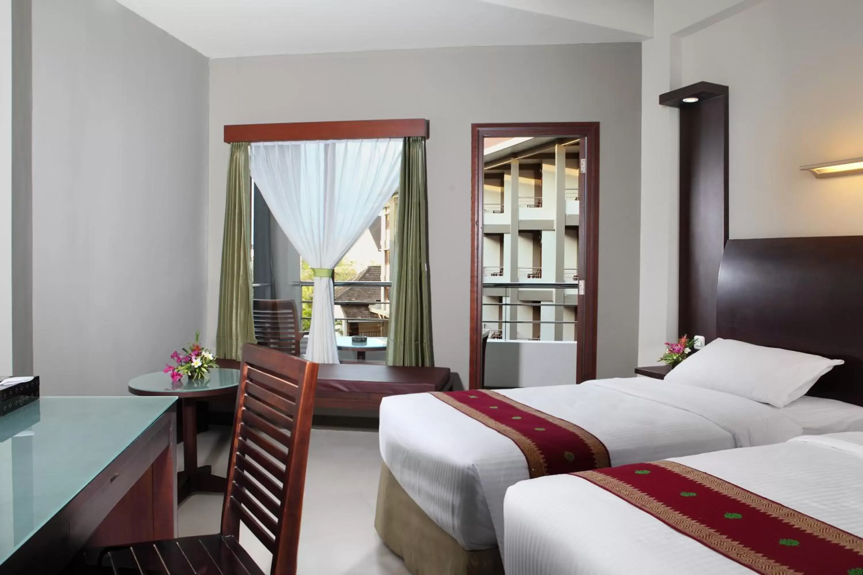 Deluxe Twin with Pool Access in Lombok Garden Hotel