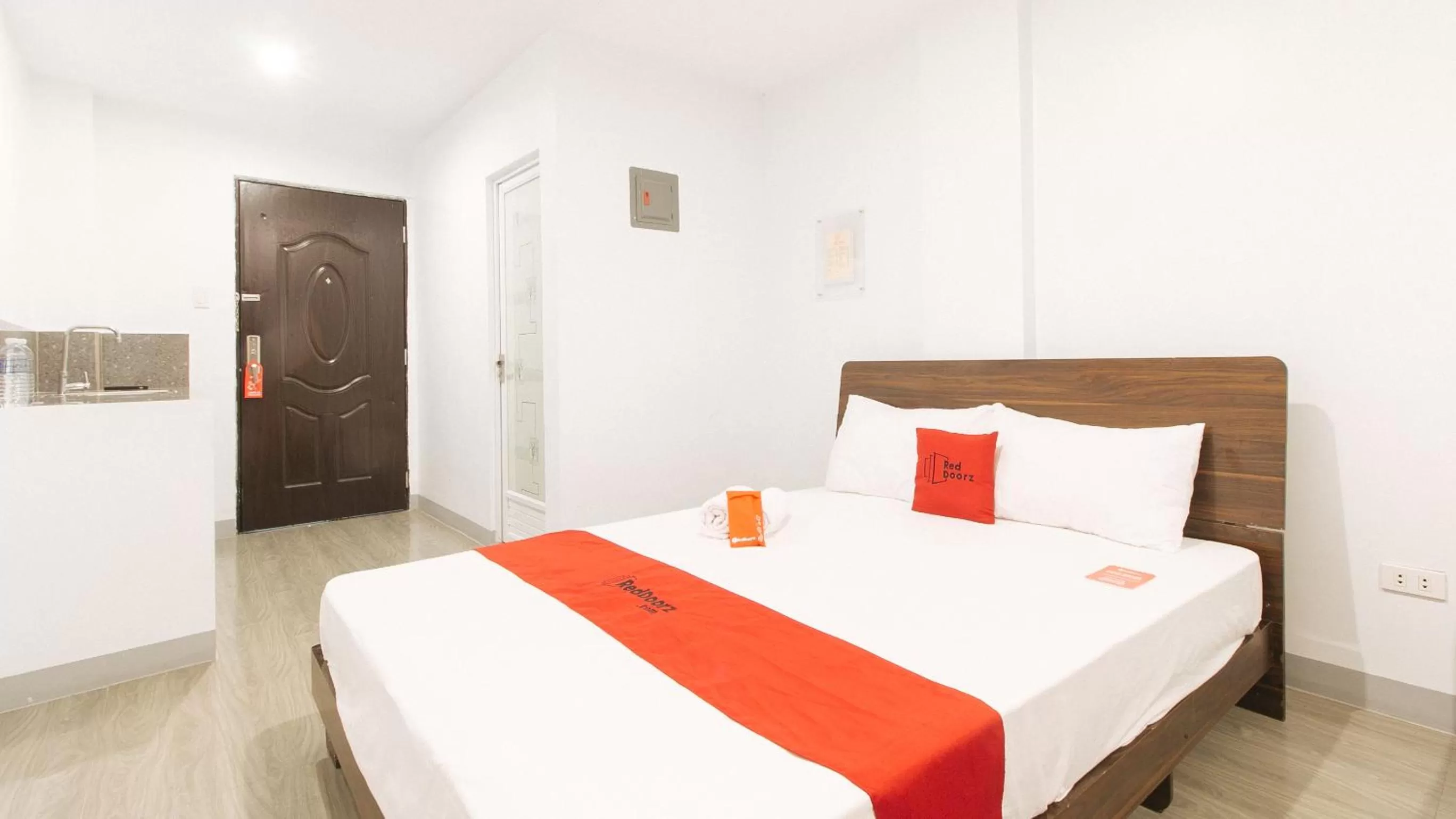 Bedroom, Bed in RedDoorz near Zobel Roxas St