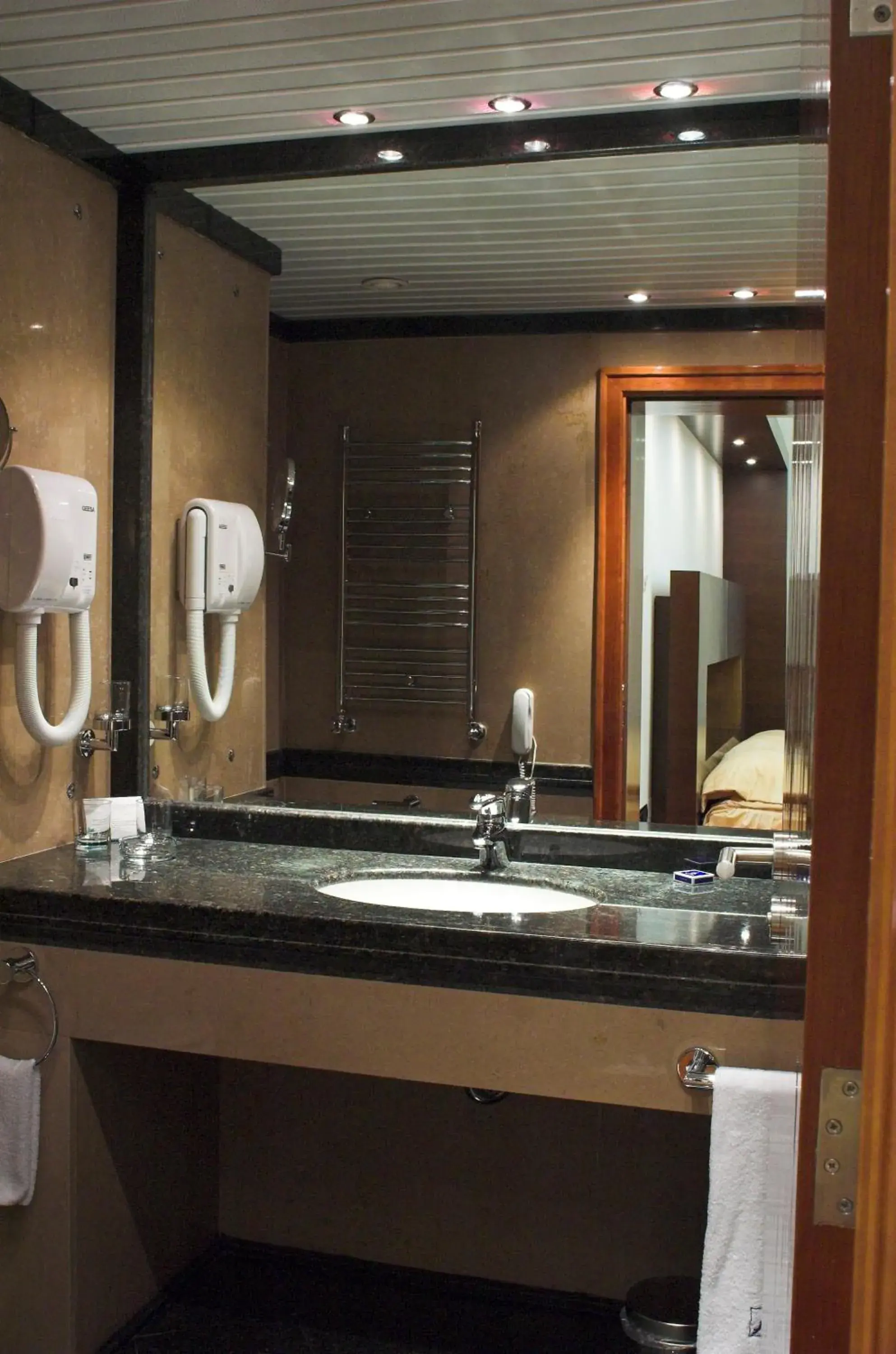 Bathroom in Hotel Anel