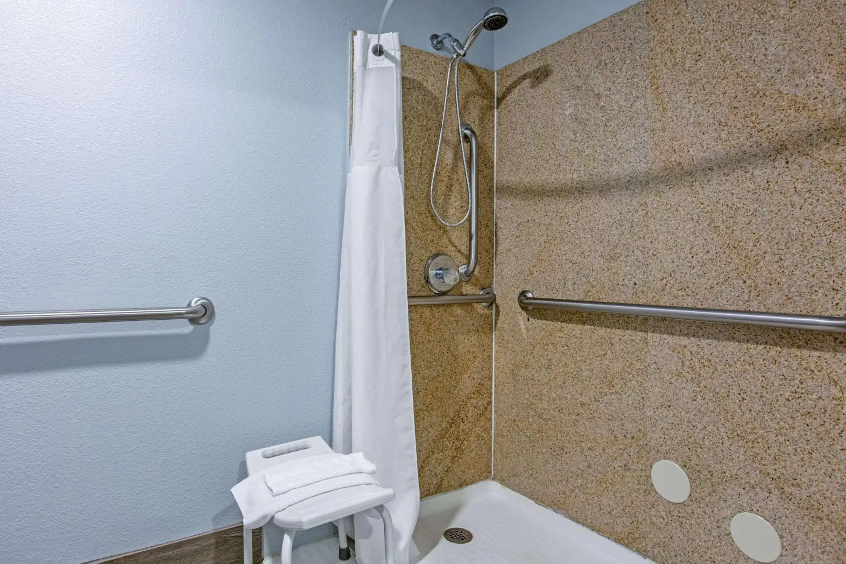 Bathroom in Cielo Hotel Bishop-Mammoth, Ascend Hotel Collection