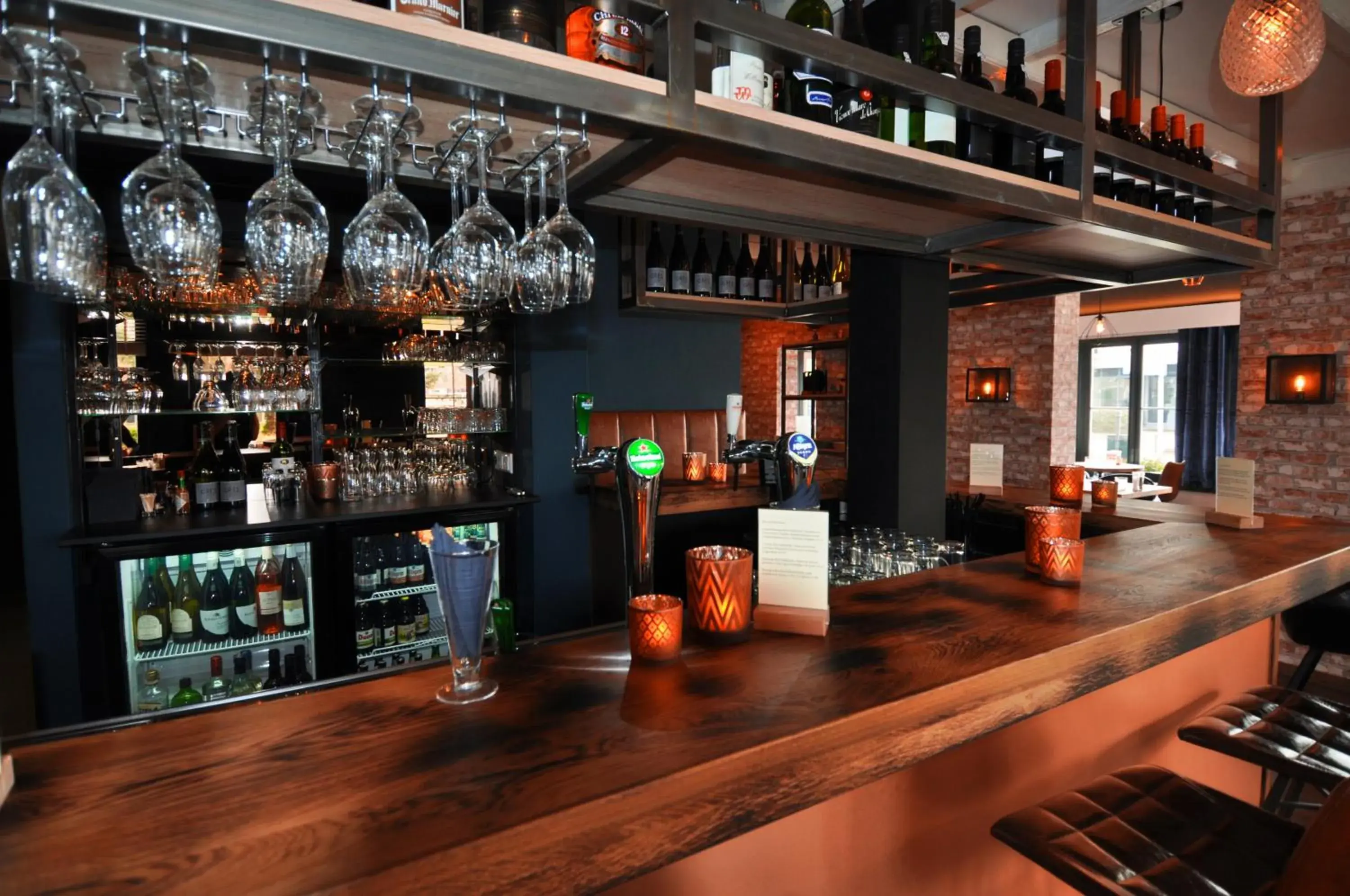Food and drinks, Lounge/Bar in Boutique Hotel Herbergh Amsterdam Airport FREE PARKING