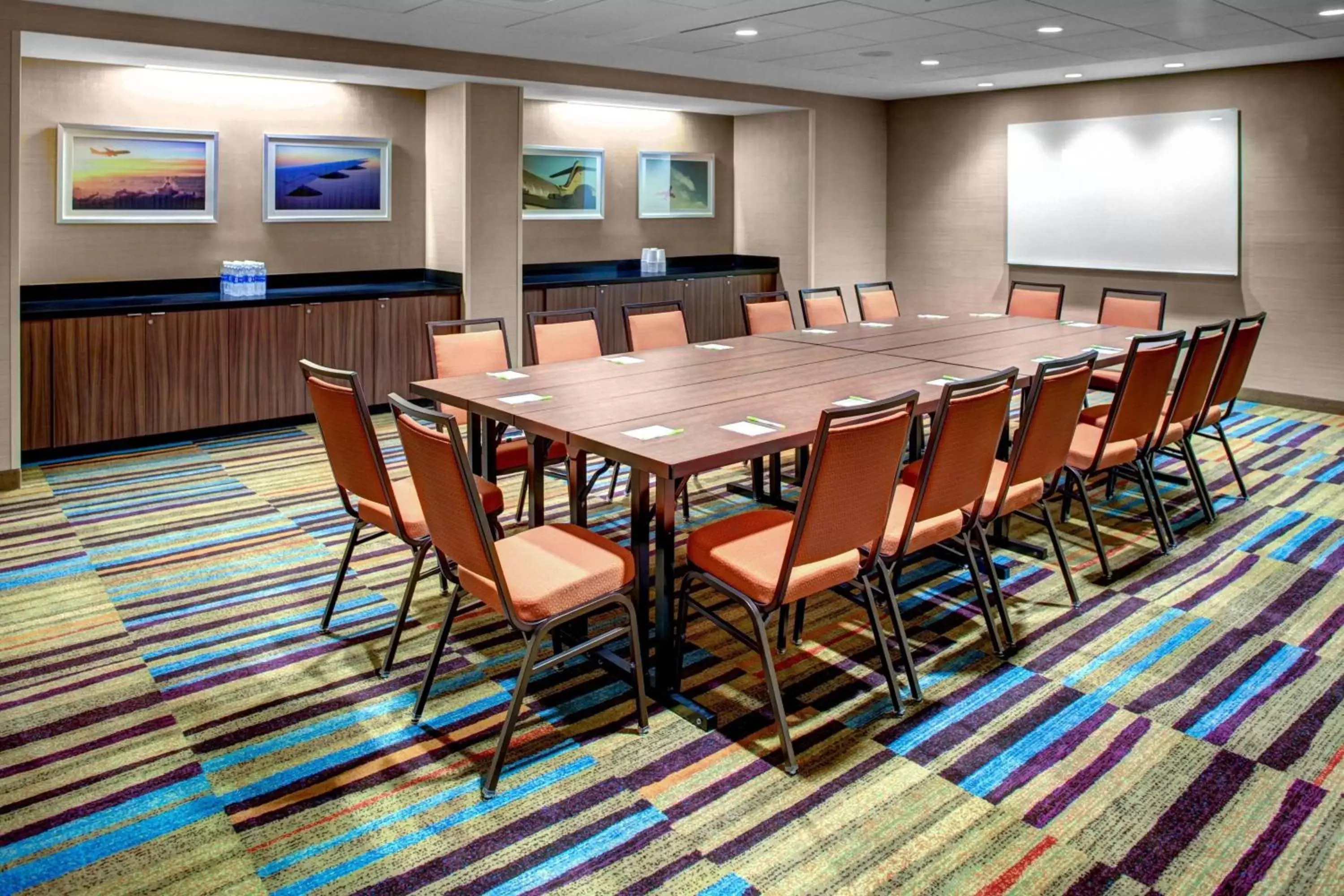 Meeting/conference room in Fairfield Inn & Suites by Marriott Los Angeles LAX/El Segundo