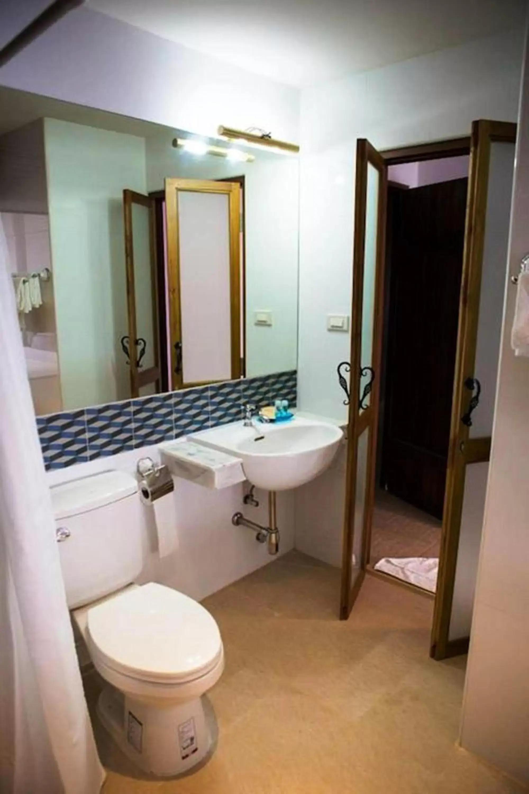 Toilet, Bathroom in Hotel Toscana Trat