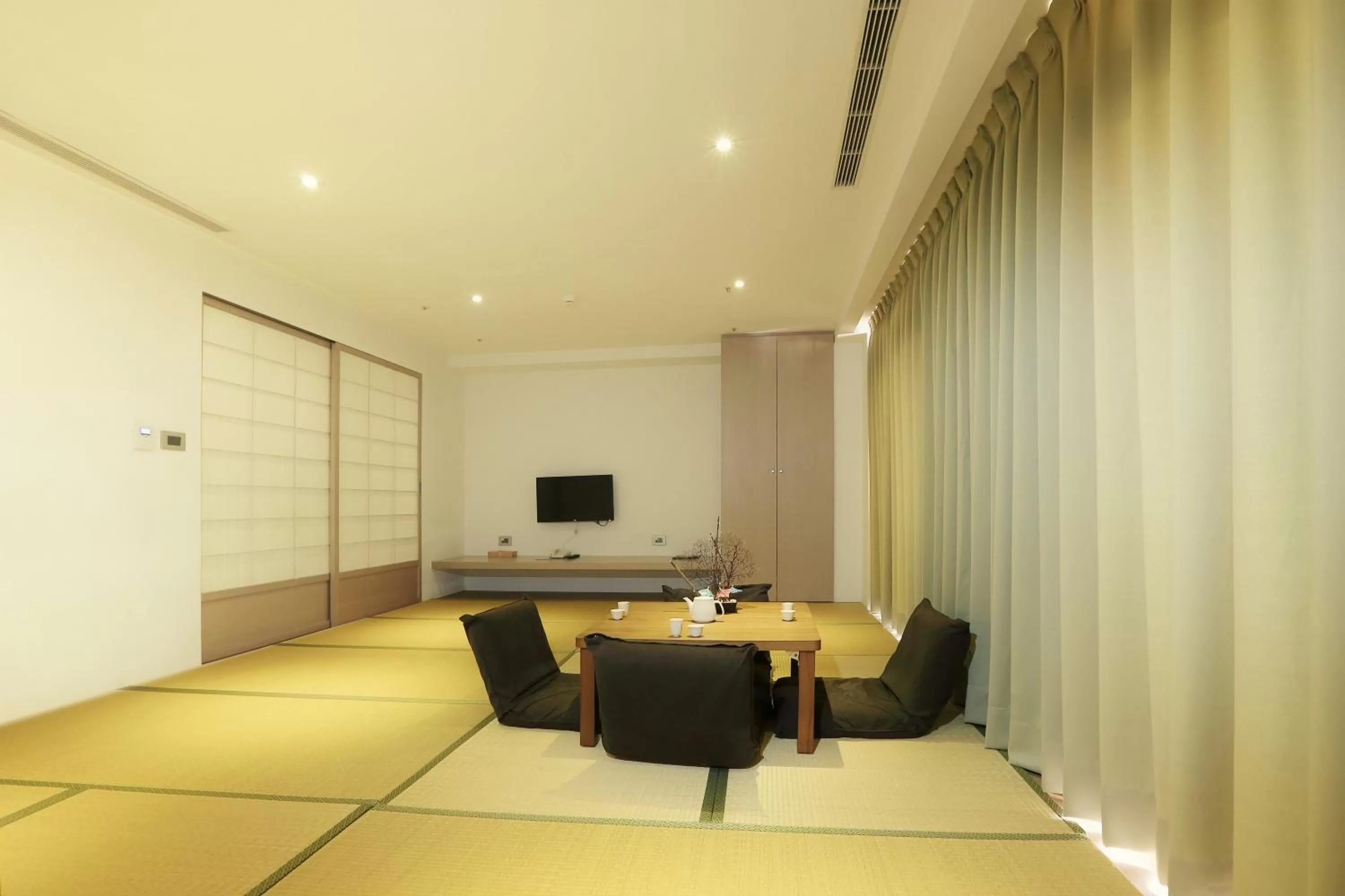 Seating area in Mellow Fields Hotel