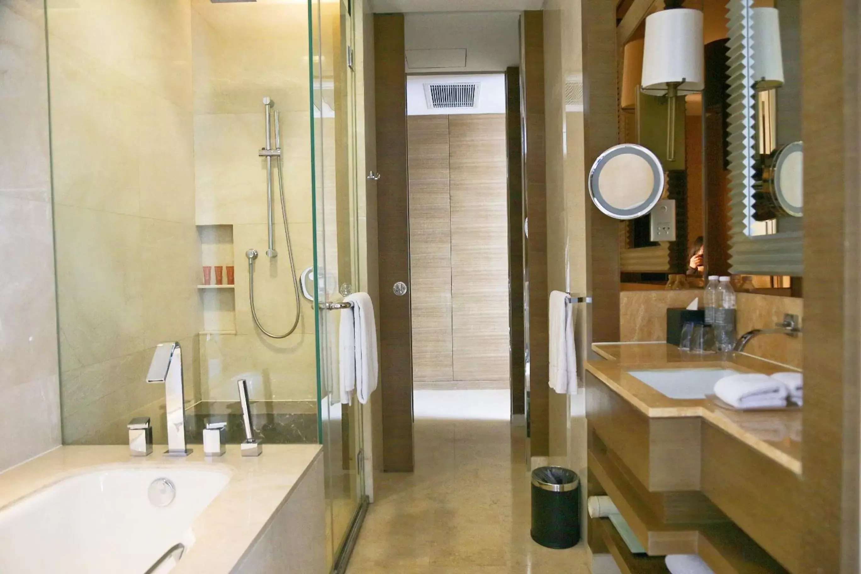Photo of the whole room, Bathroom in Crowne Plaza Nanjing Jiangning, an IHG Hotel