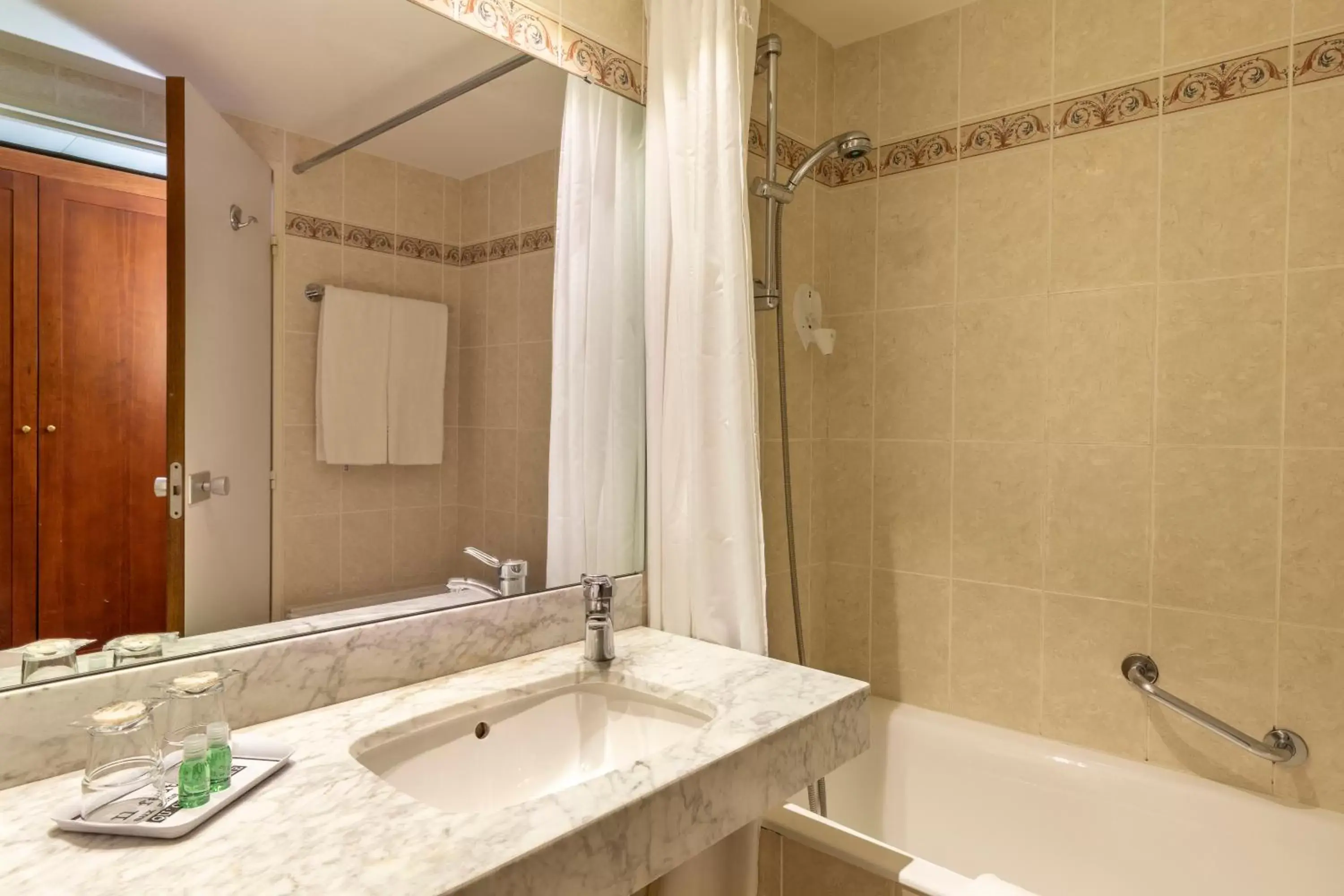 Bathroom in The Originals Residence, Kosy Nancy Coeur de Ville