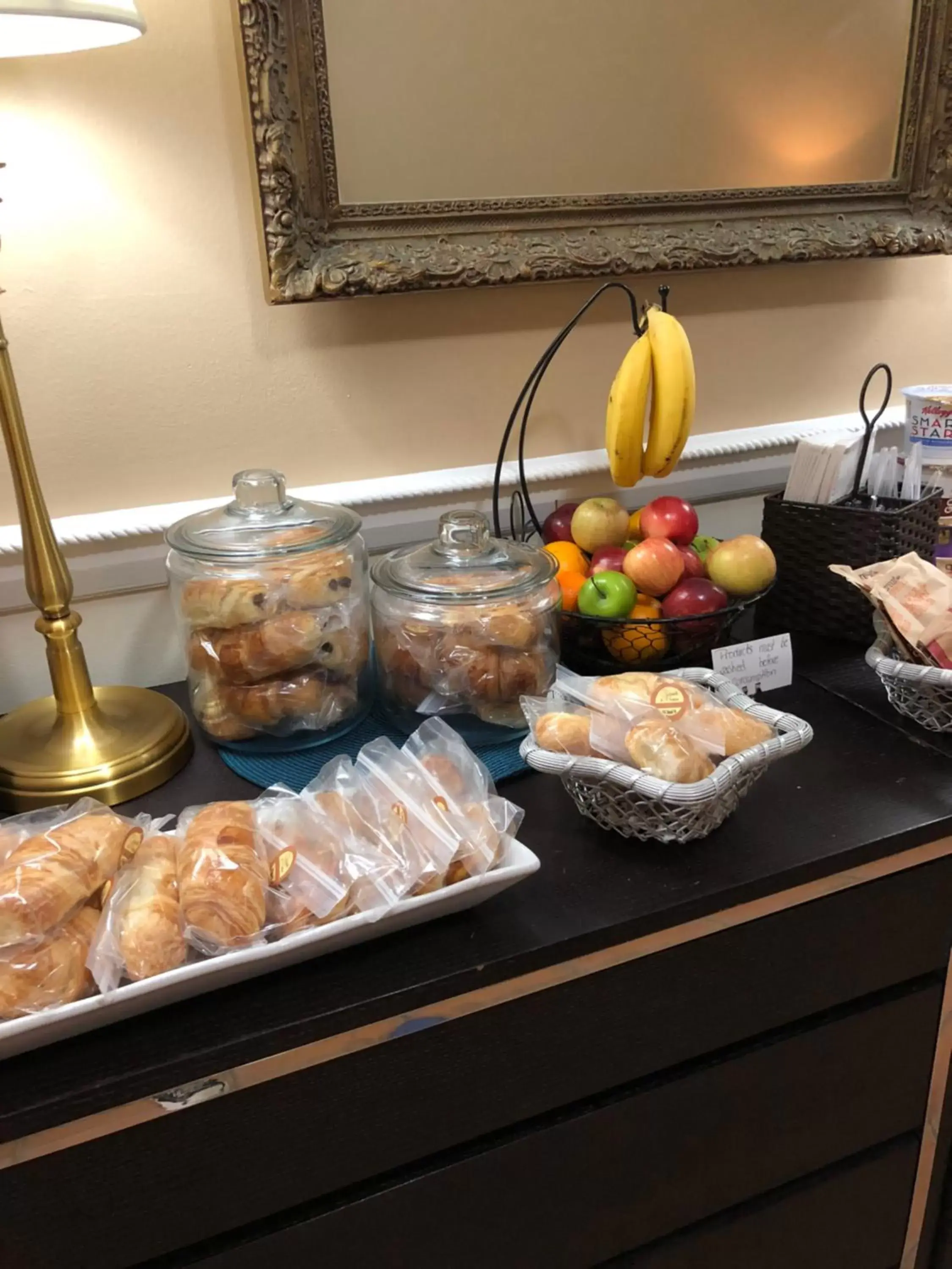 Continental breakfast, Food in L'Habitation Guesthouse- Adult Exclusive