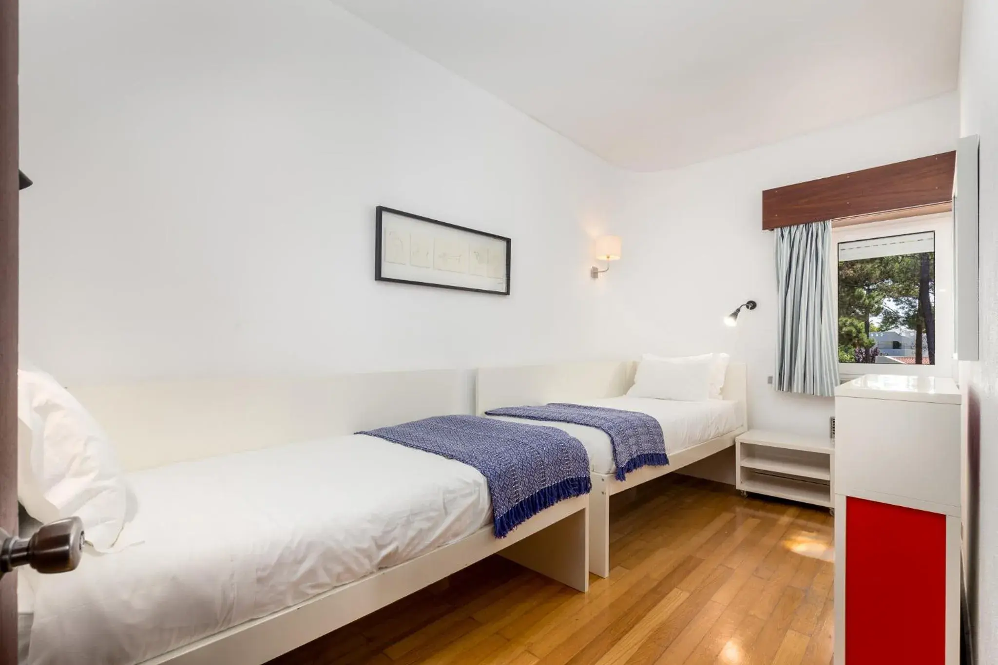 Bedroom, Bed in Apartamentos Turisticos Pinhal Da Marina Bedroom, Bed in Apartamentos Turisticos Pinhal Da Marina